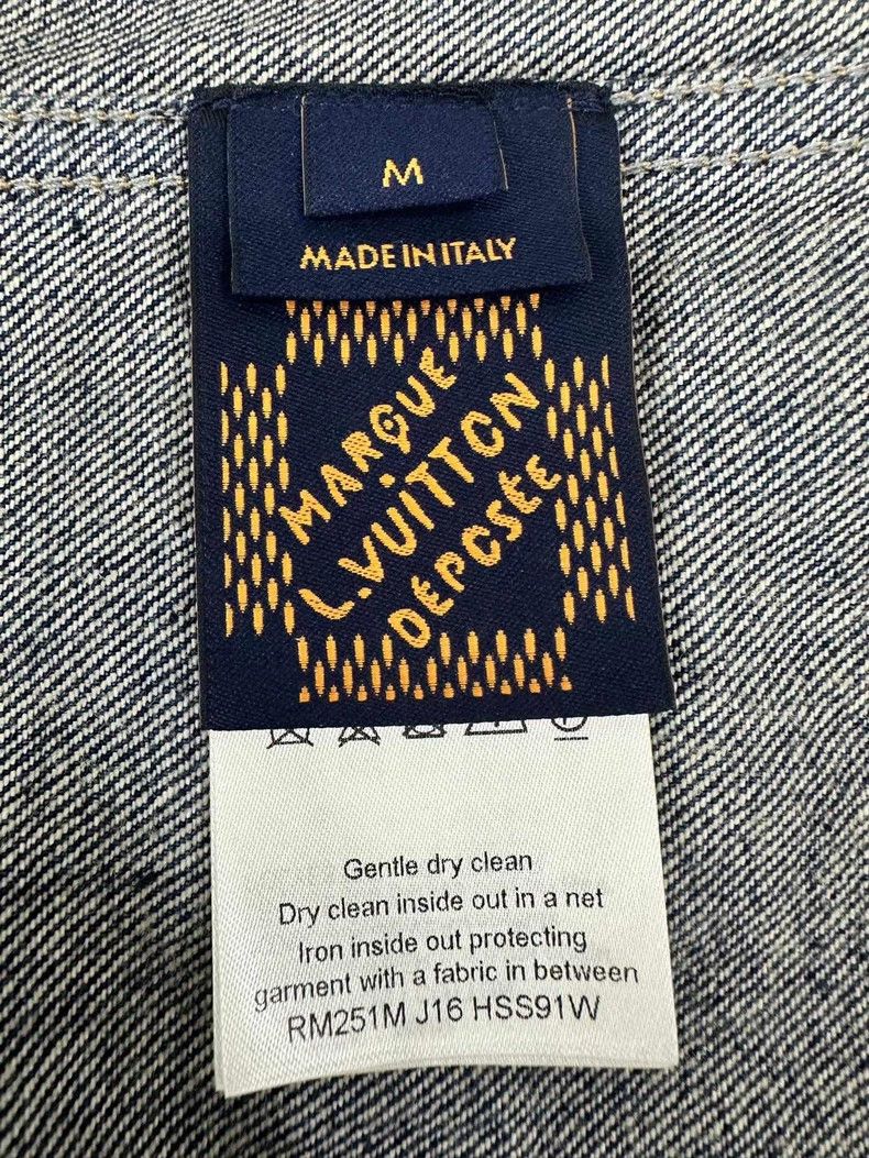 Louis Vuitton Louis Vuitton SS25 Men's Spring-Summer Collection Logo Bad Size US M / EU 48-50 / 2 - 5 Thumbnail