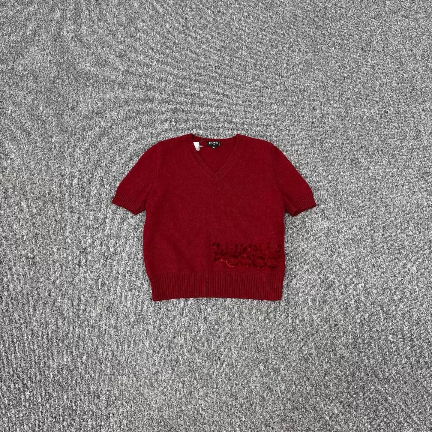 Chanel Chanel Double C Coco Red V-Neck Knit Top Women's 36 Size XS / US 0-2 / IT 36-38 - 1 Thumbnail