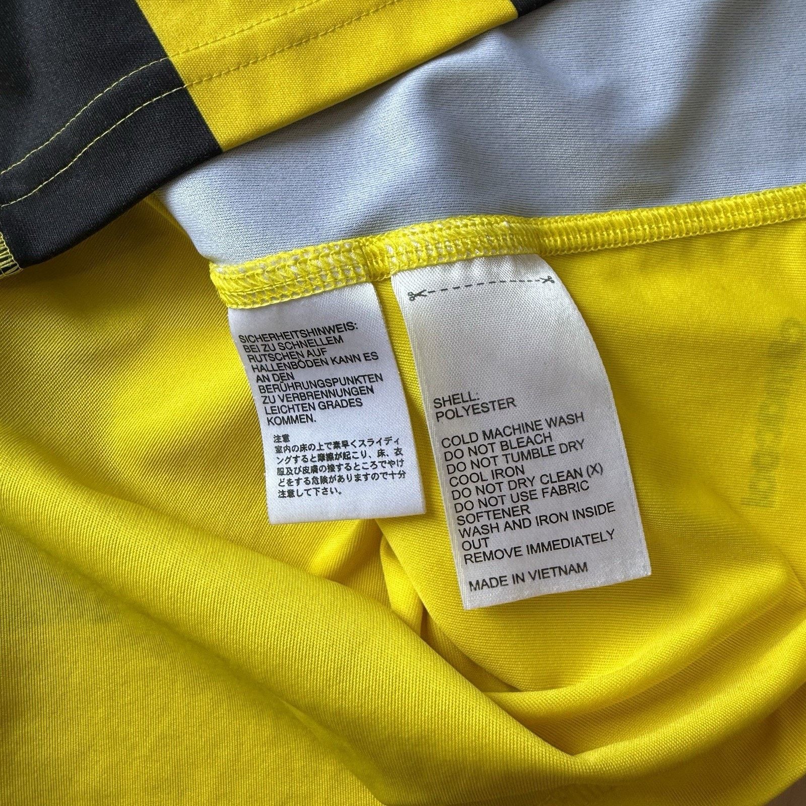 Adidas Wellington Phoenix Home Jersey M Yellow World Cup Soccer Size US M / EU 48-50 / 2 - 6 Thumbnail