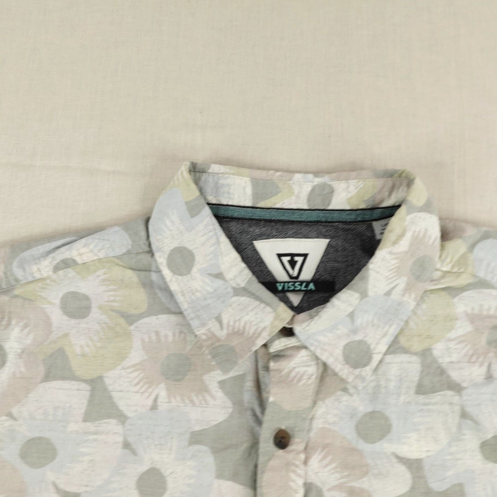 Vissla VINTAGE Vissla Shirt Large Gray Floral Button-Up Casual Beach Mens Size US L / EU 52-54 / 3 - 2 Thumbnail