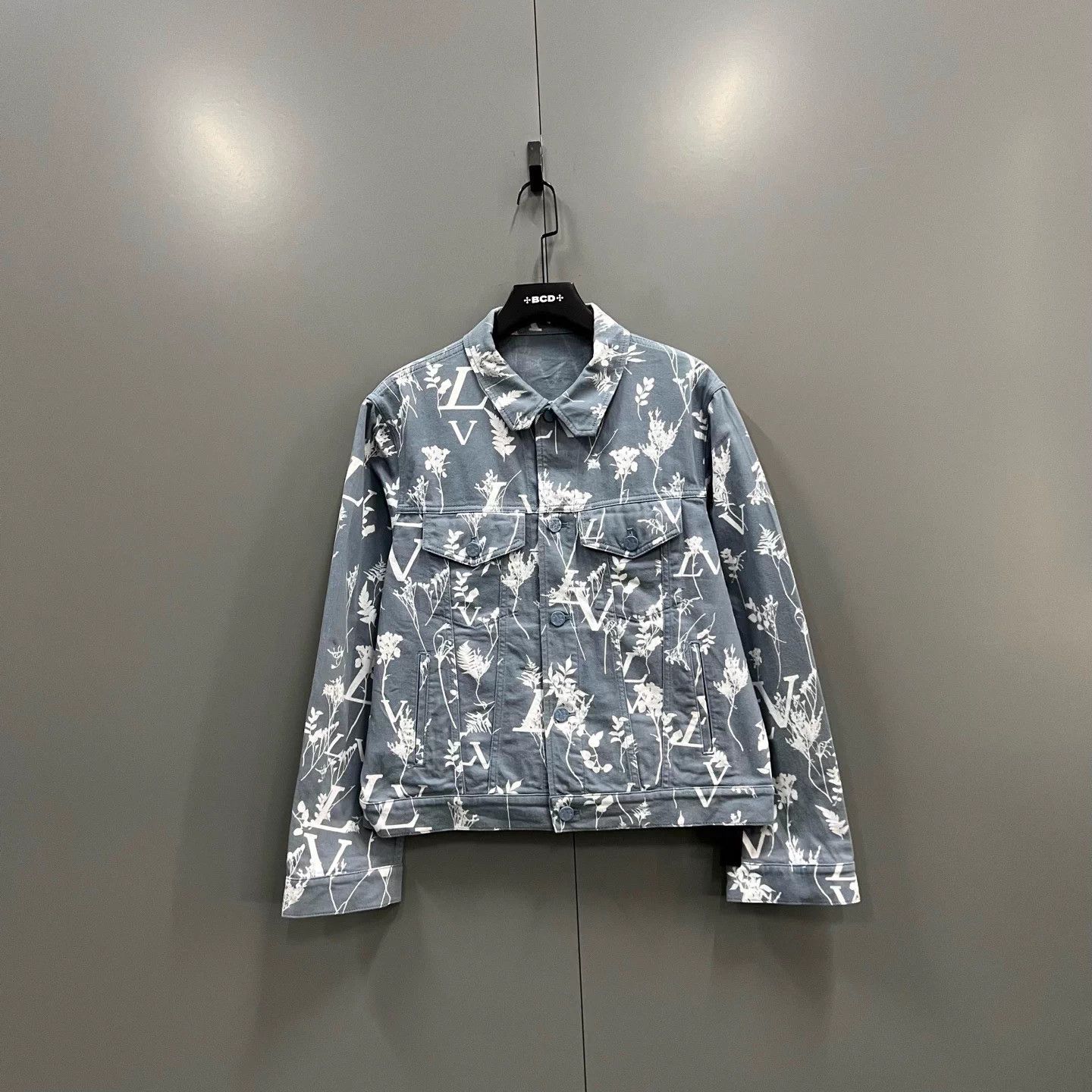 Louis Vuitton LV floral monogram all over denim jacket 52 95N Size US L / EU 52-54 / 3 - 1 Thumbnail