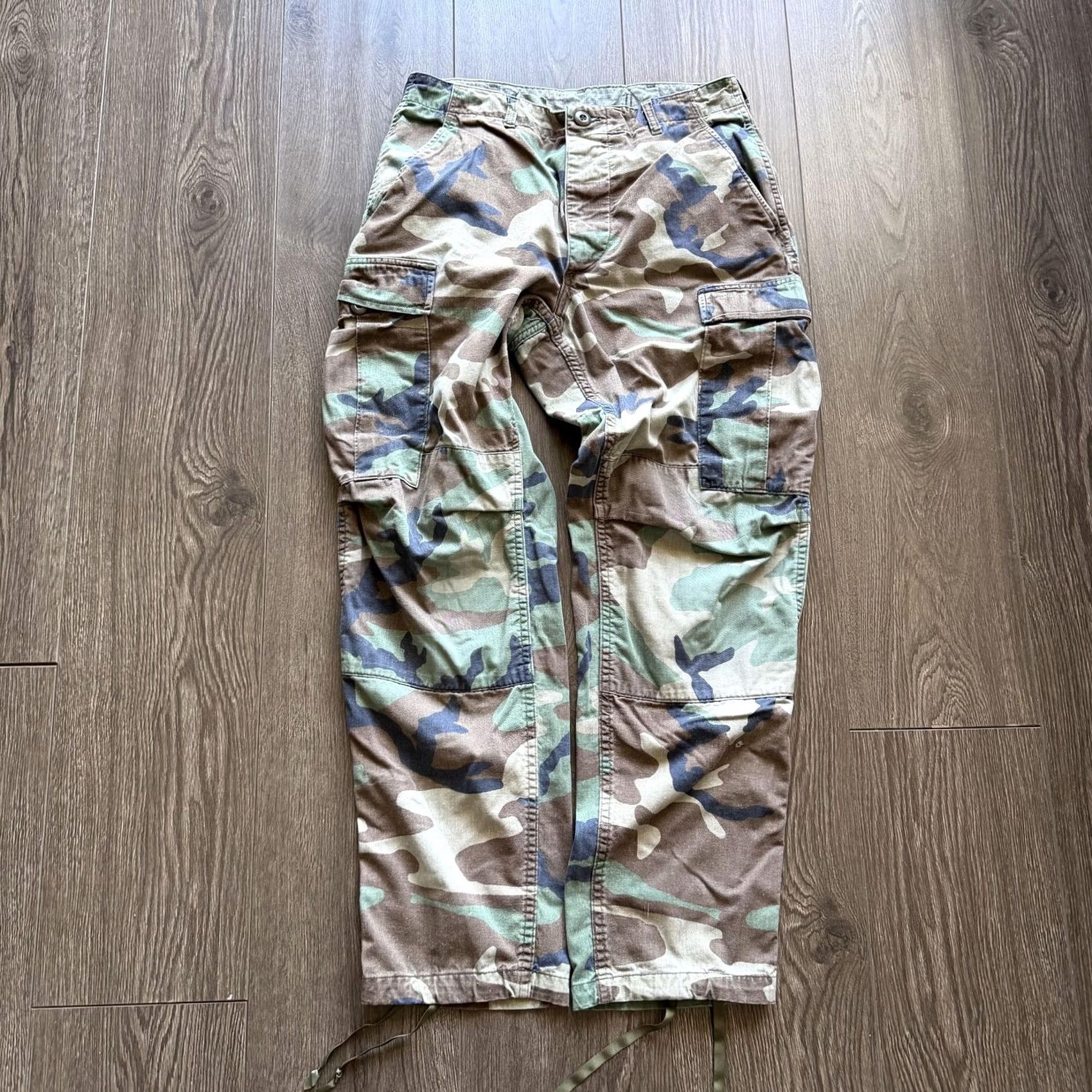 Vintage Y2K Army Camo Cargo Pants Woodland BDU Waist Tabs Ties Baggy Mens 30x28 Size US 30 / EU 46 - 3 Thumbnail