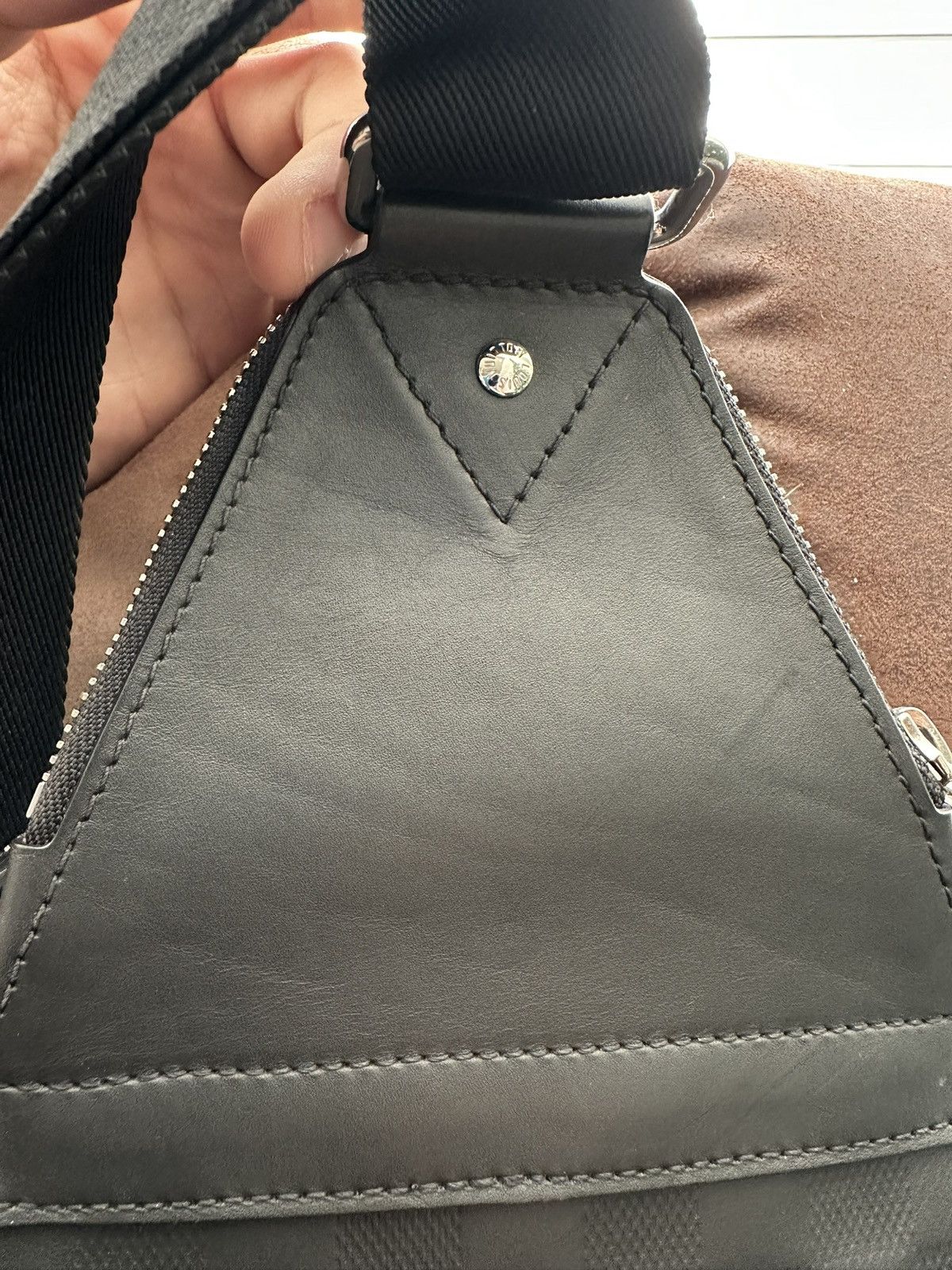 Louis Vuitton Louis Vuitton Avenue Sling Size ONE SIZE - 8 Thumbnail