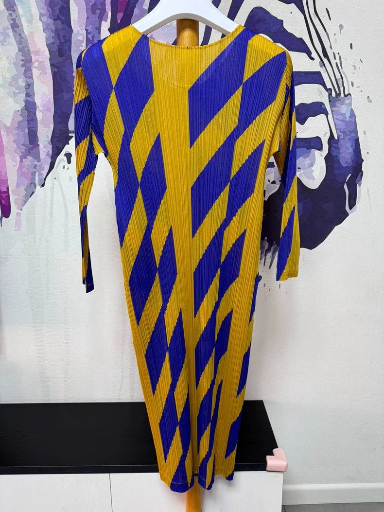 Issey Miyake Issey Miyake size:2 Yellow and blue lightning dress Size S / US 4 / IT 40 - 2 Thumbnail