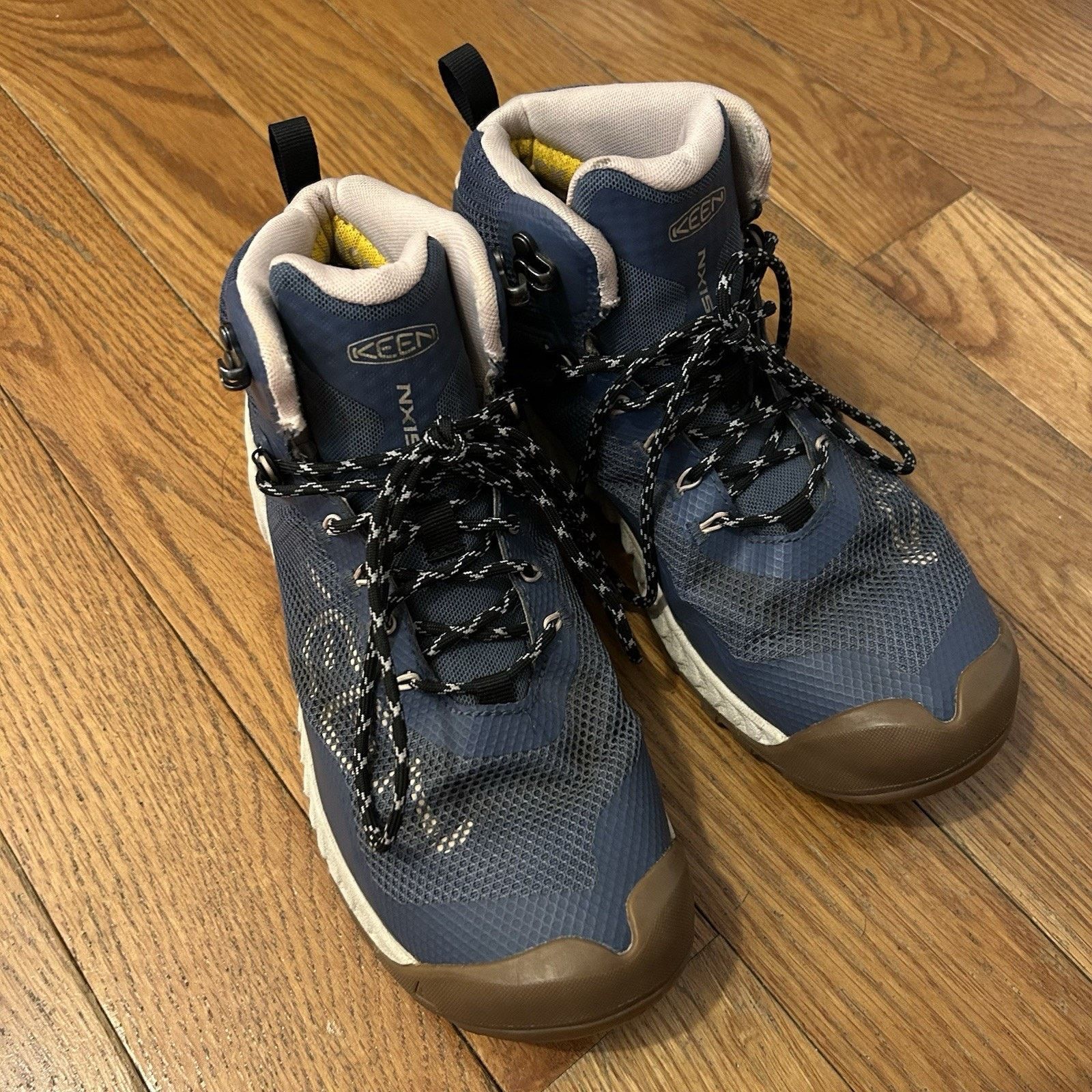 KEEN Nxis Evo Mid Waterproof Hiking Boots Shoes Women’s Size 9.5 Size US 9.5 / IT 39.5 - 2 Thumbnail