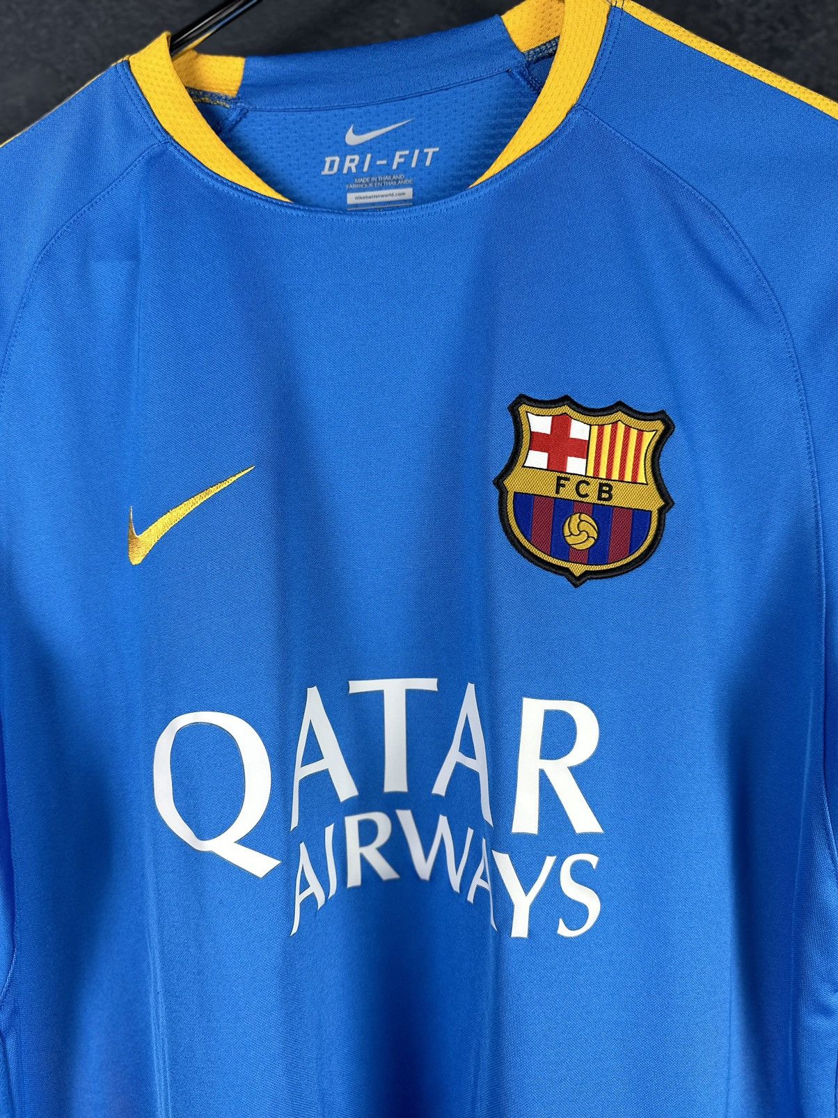 Nike NIKE FC BARCELONA 2015/2016 TRAINING SOCCER FOOTBALL JERSEY Size US M / EU 48-50 / 2 - 4 Thumbnail