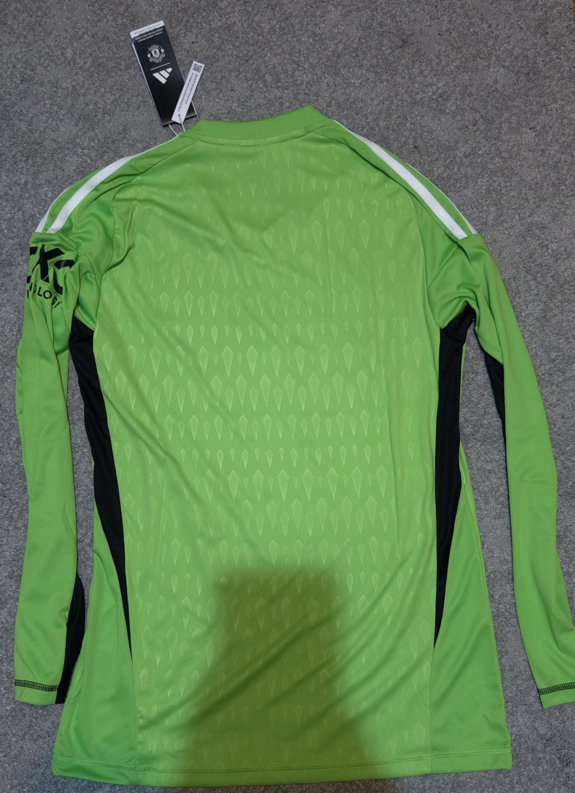 Adidas Manchester United 2023 goalkeeper adidas jersey Size US S / EU 44-46 / 1 - 6 Thumbnail