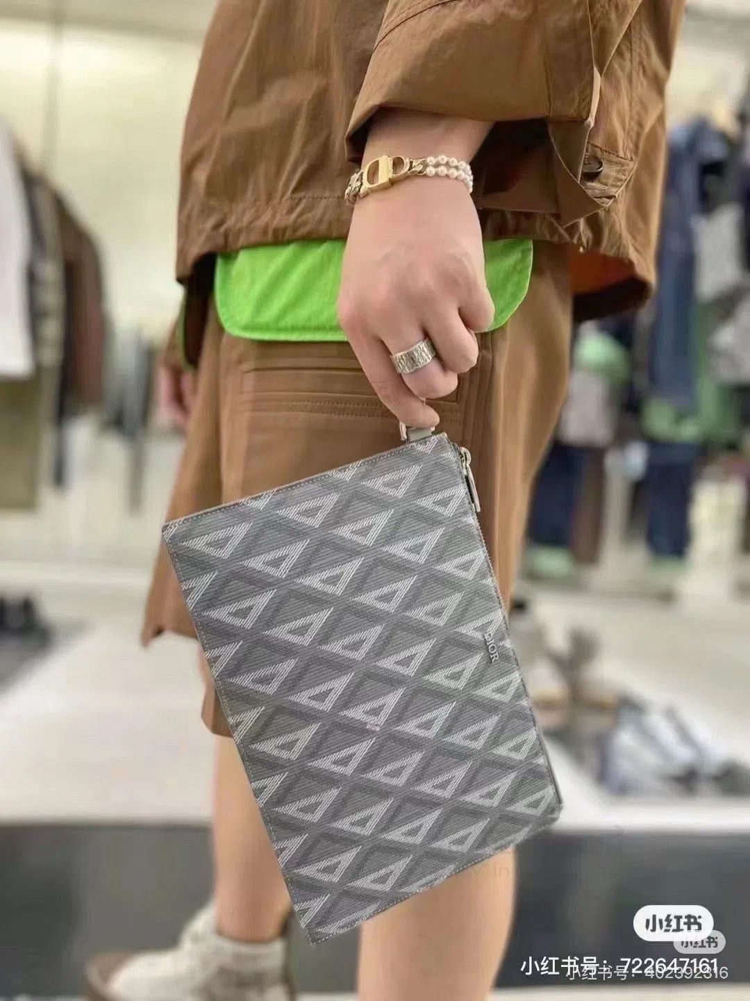 Dior Dior Diamond Pattern A5 Clutch. Size ONE SIZE - 4 Thumbnail