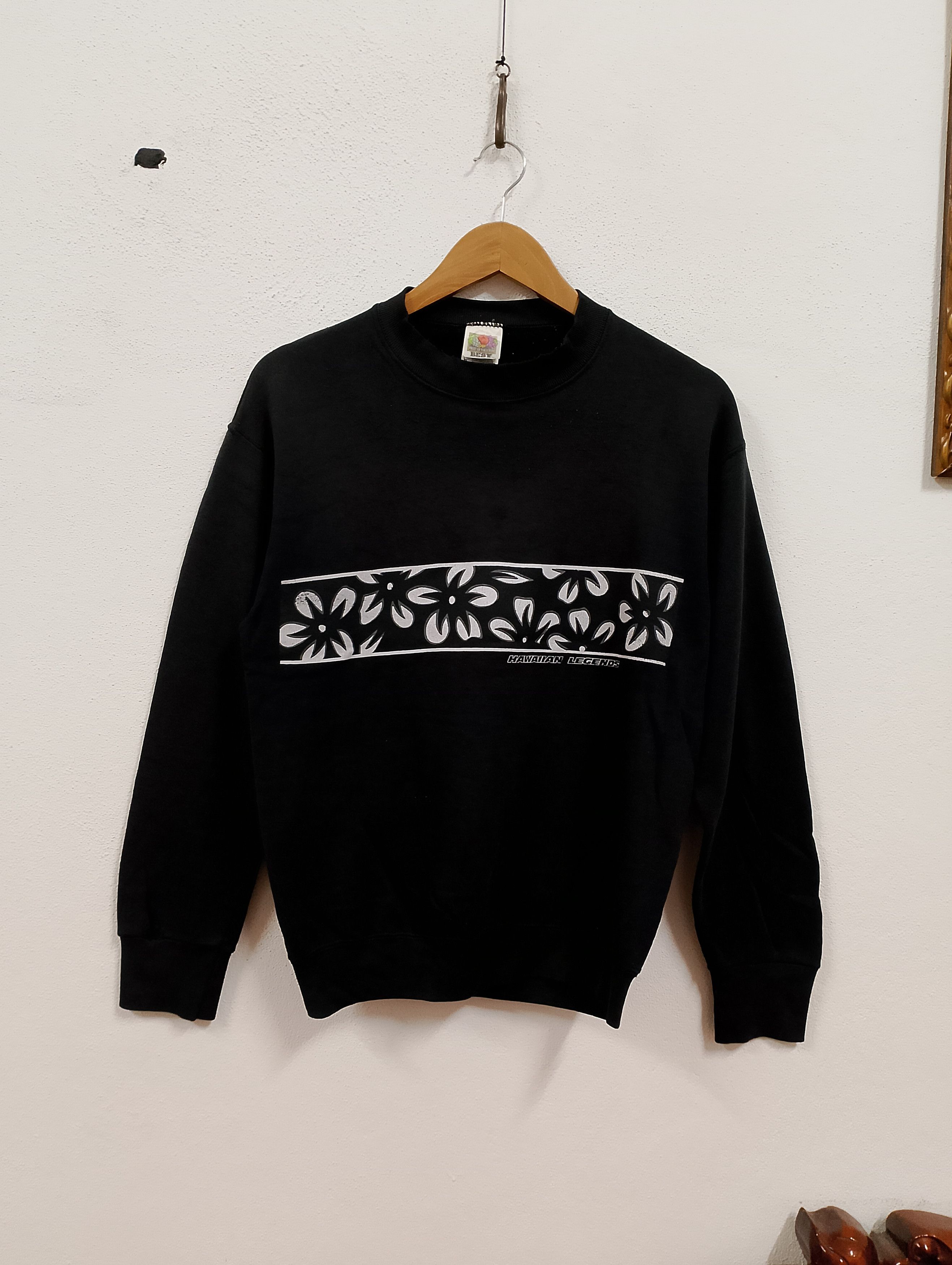 Vintage Vintage 90s Hawaiian Legends Black Floral Crewneck Sweatshir Size US XXS / EU 40 - 1 Thumbnail