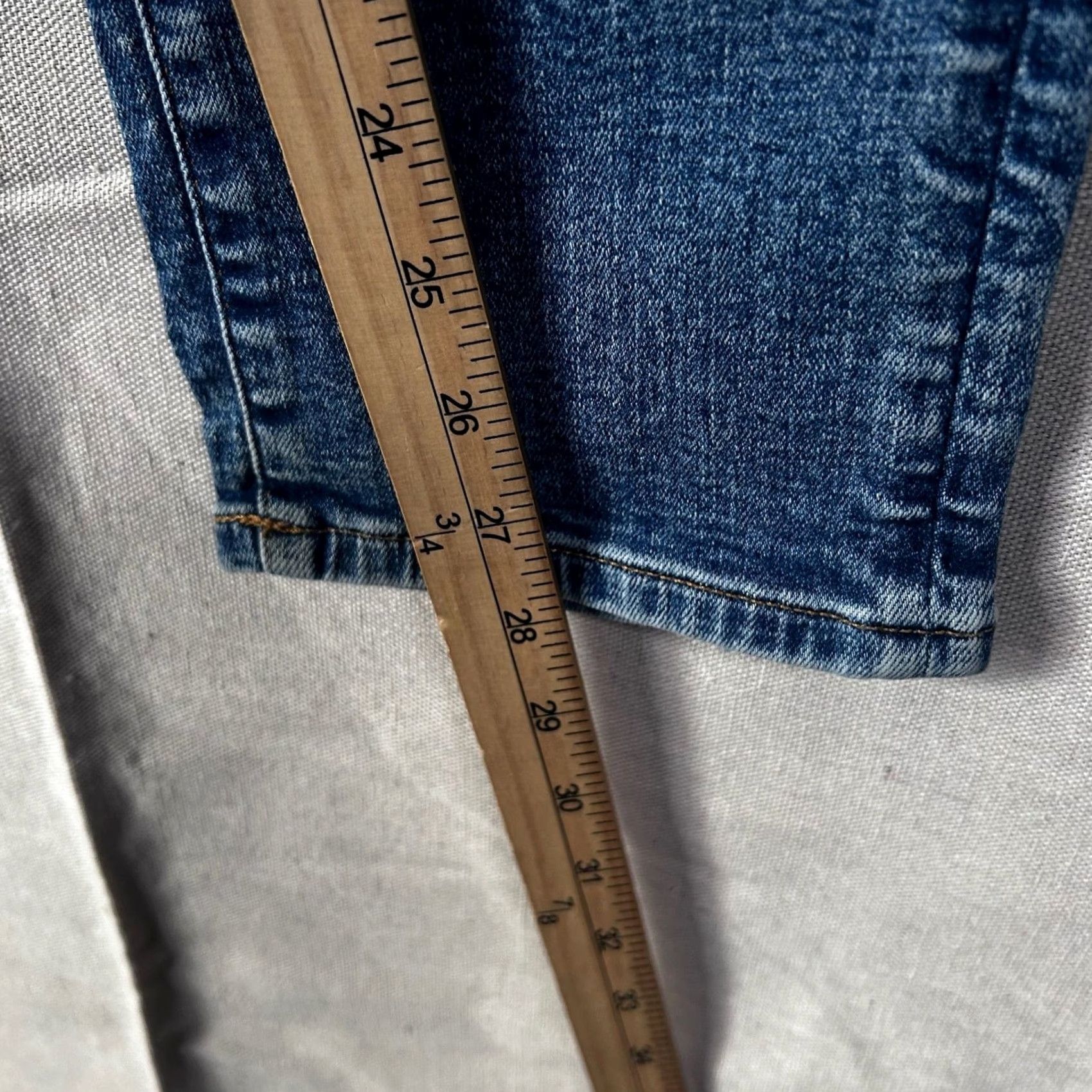 American Eagle Outfitters VINTAGE? No. Size US 29 - 6 Thumbnail