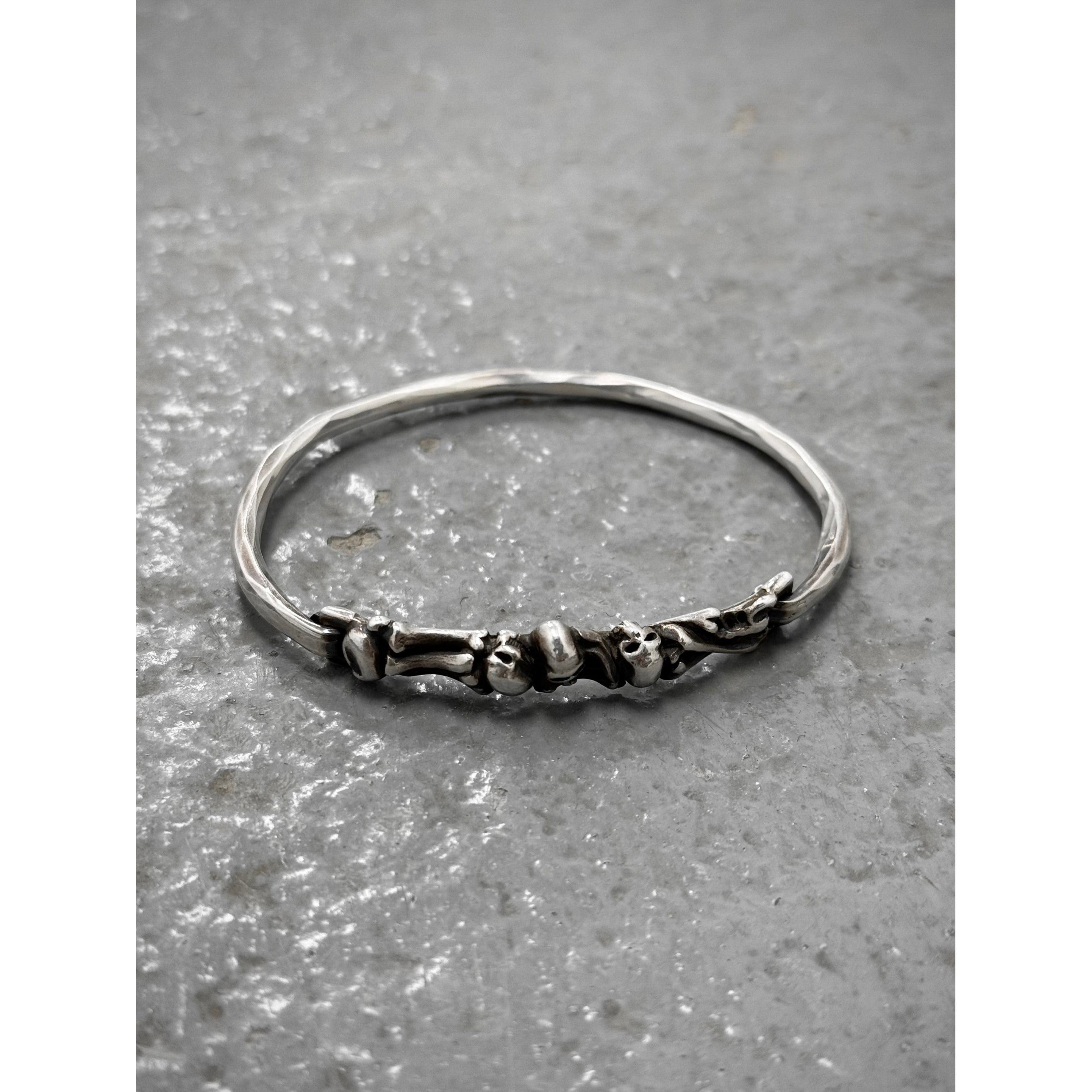 Werkstatt Munchen WERKSTATT:MÜNCHEN .925 Silver Skull & Bones Hook Bracelet Size ONE SIZE - 1 Thumbnail