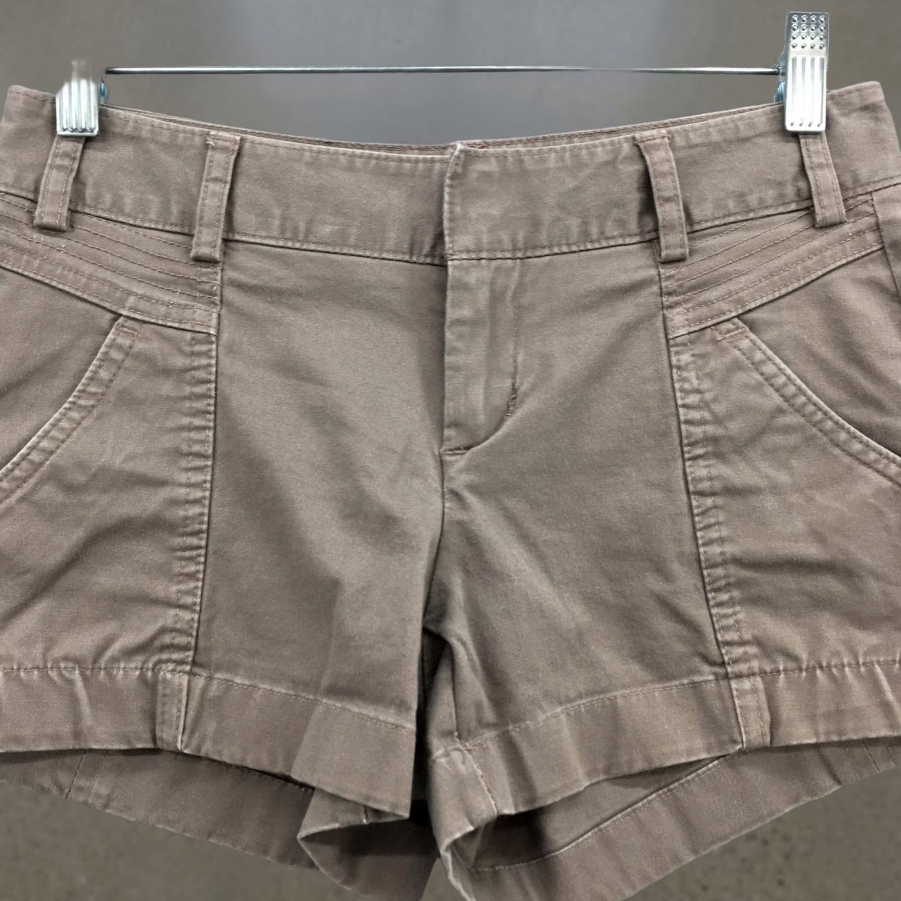 Banana Republic Banana Republic Utility Shorts Womens 0P Brown Cotton Blend Zip Casual Pockets Modern Rise 6.5-8.5in Inseam 3in Petite Boys/Girls Mens Womens Size 25" / US 0 / IT 36 - 1 Thumbnail