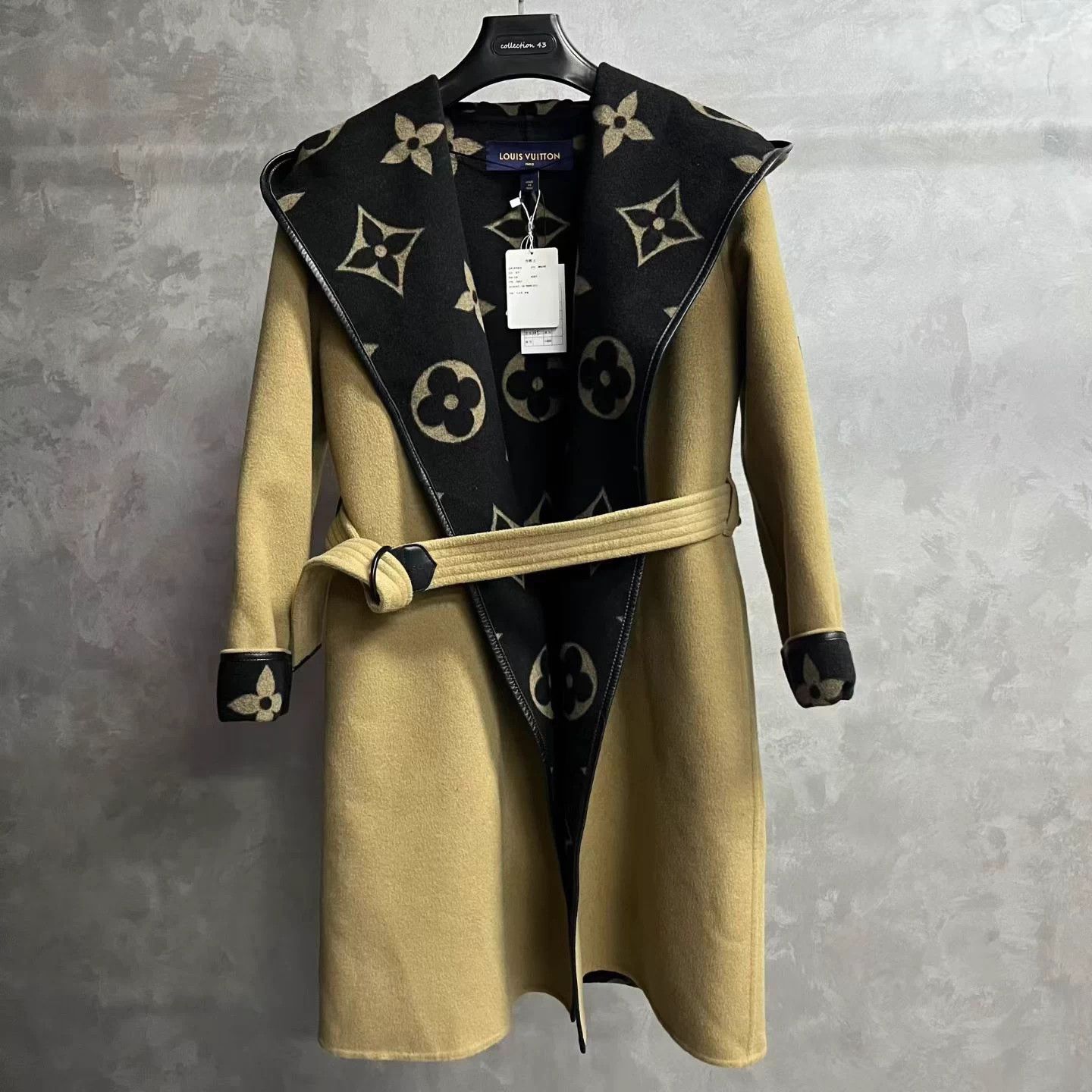 Louis Vuitton Louis Vuitton Camel Brown Wrap-hooded Mid Coat 38 Size S / US 4 / IT 40 - 1 Thumbnail