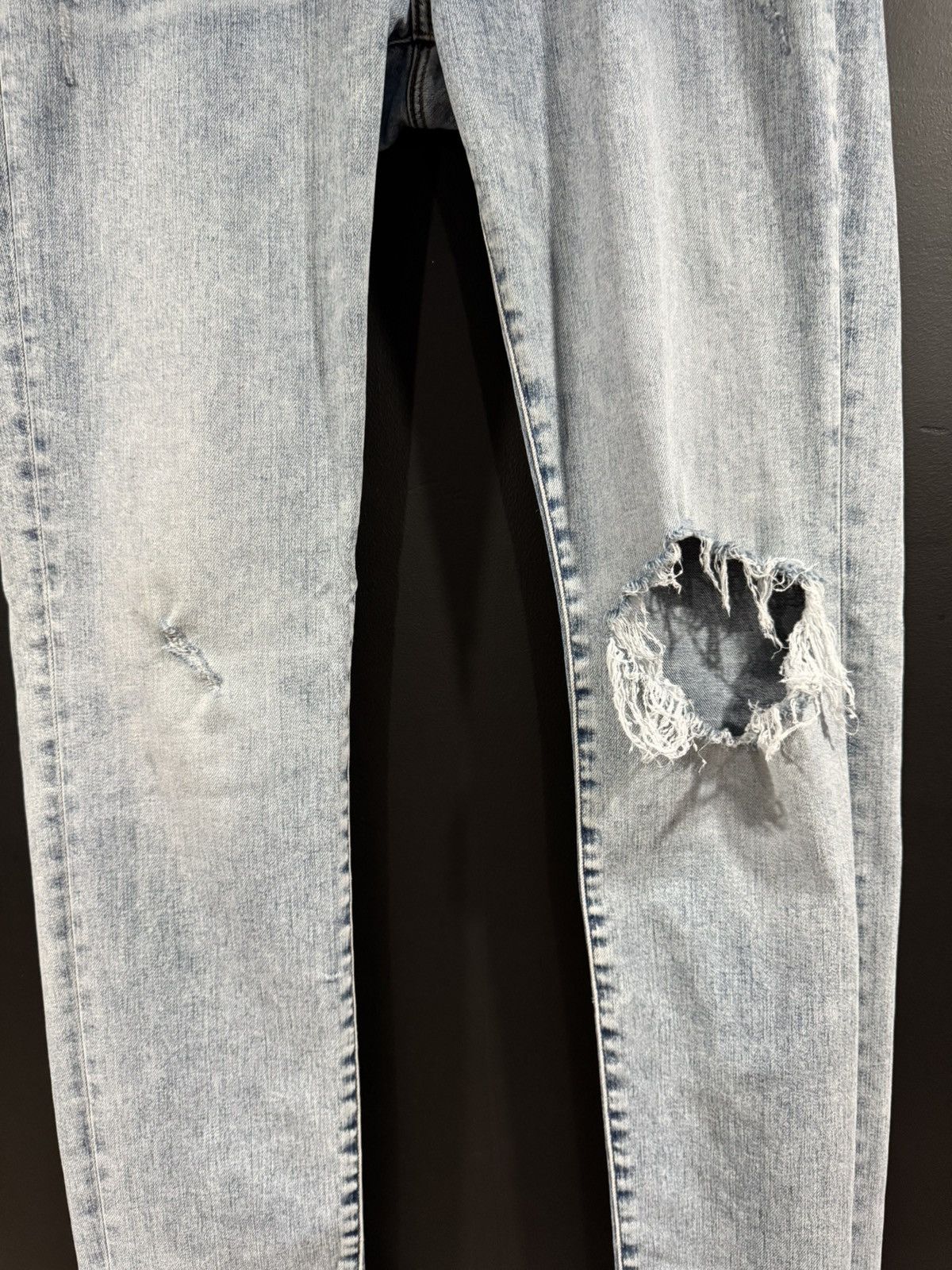 Amiri Amiri Faded Blue Distressed Knee Blowout Stacked Denim 34x33 Size US 34 / EU 50 - 4 Thumbnail