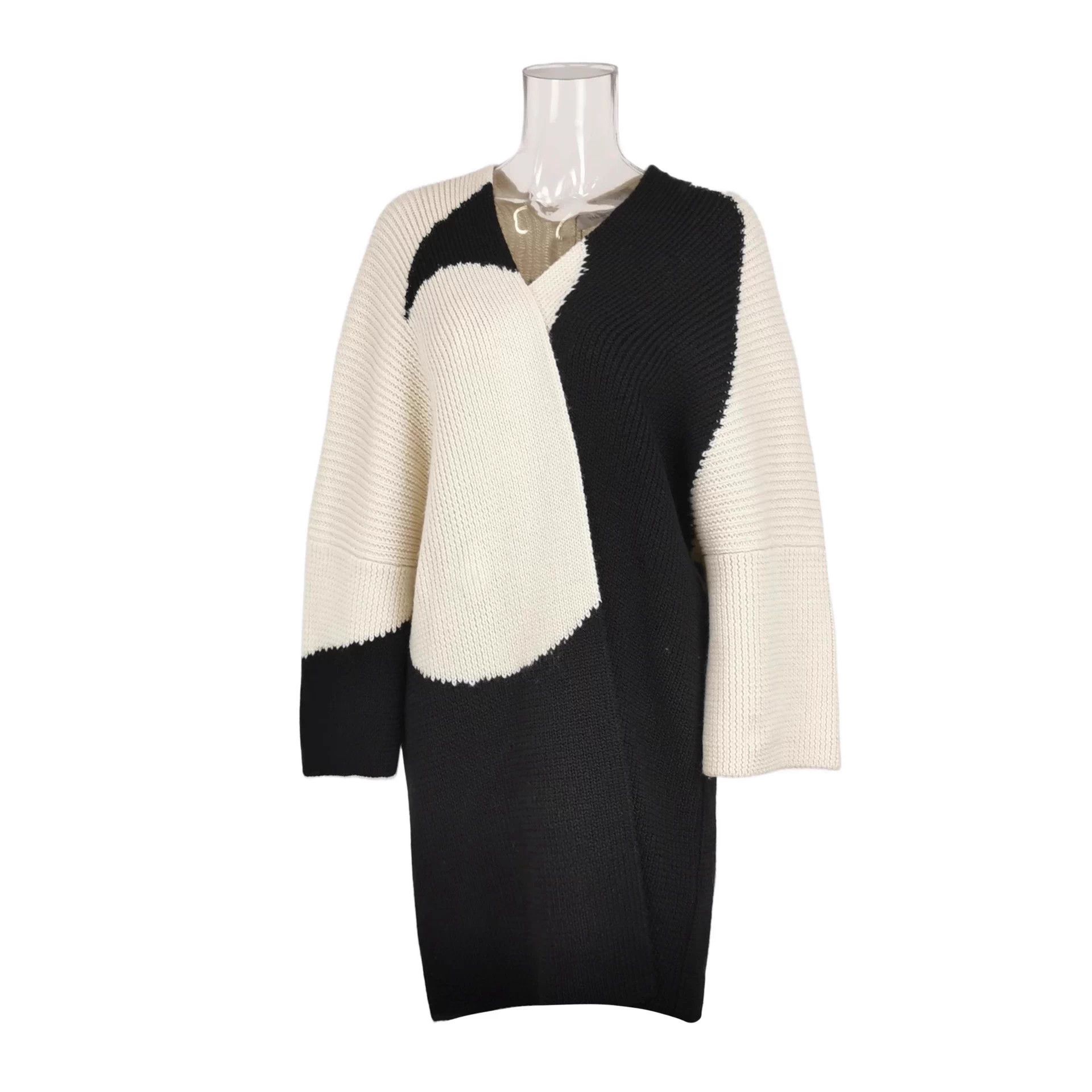 Valentino 98 New Valentino Wool Color Blocked V-neck XS Coat Size XS / US 0-2 / IT 36-38 - 1 Thumbnail