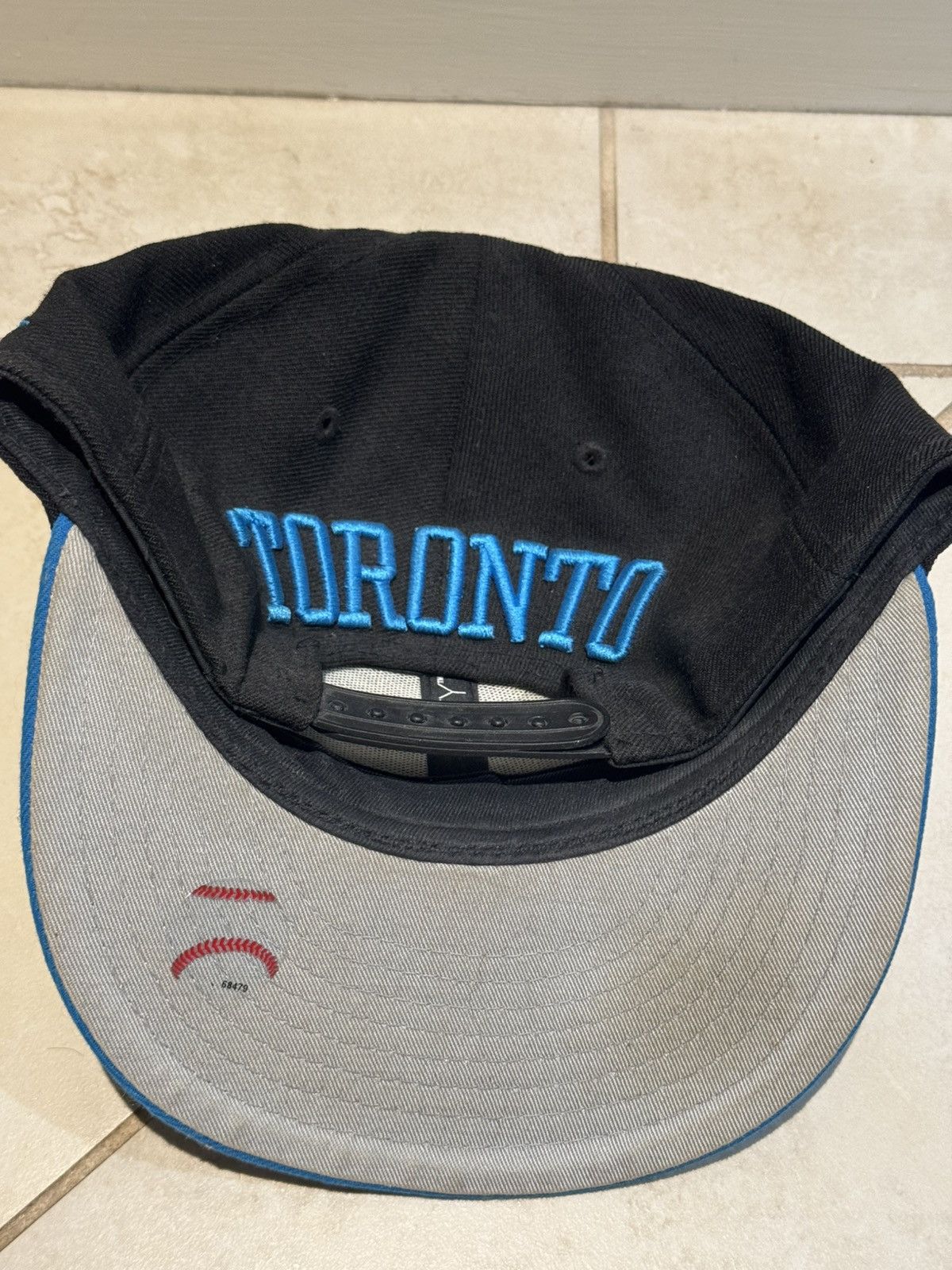 New Era Toronto Blue Jays Black Blue 2Tone Hat Used Snapback Size ONE SIZE - 6 Thumbnail
