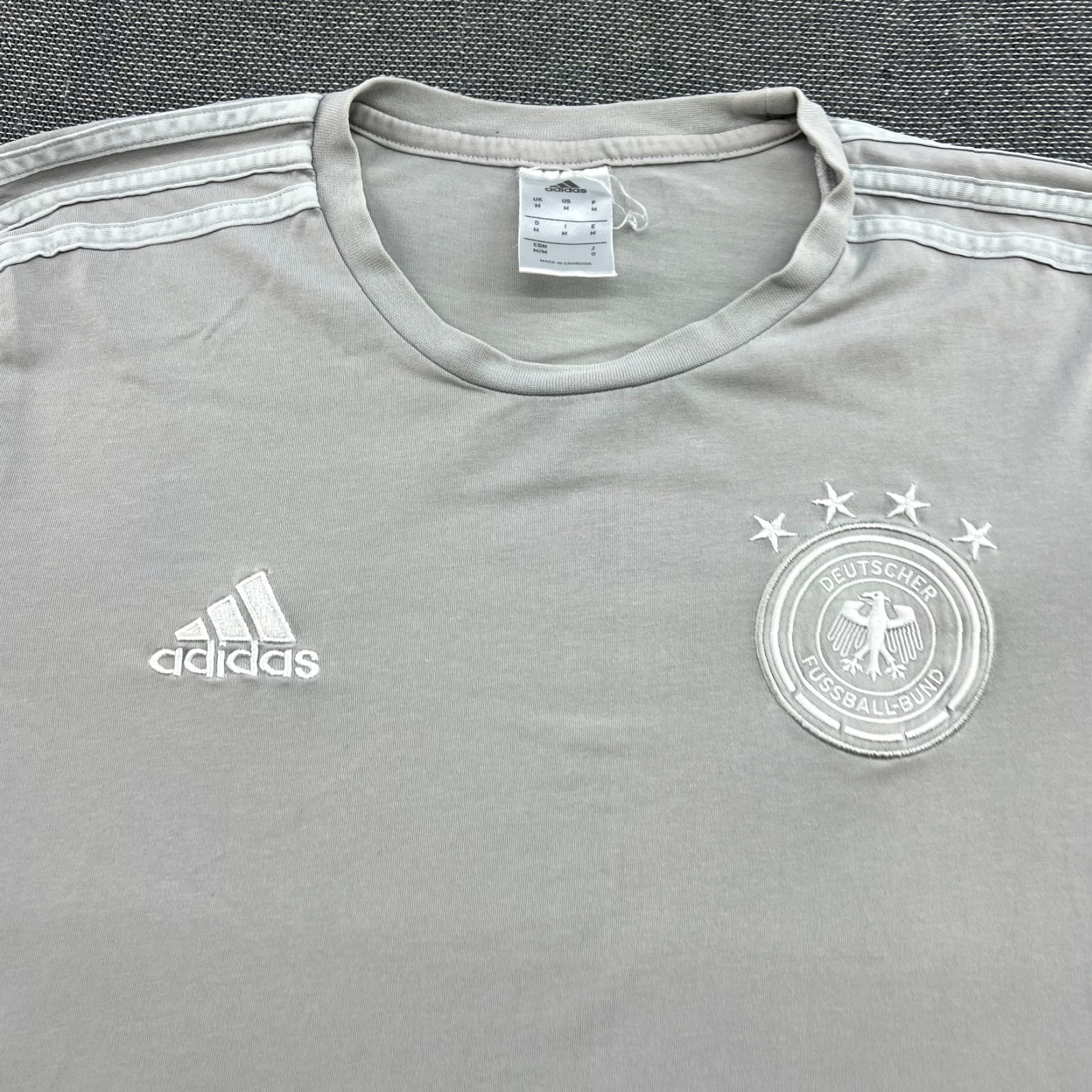 Adidas Adidas Germany 2017 2018 Training Shirt Mens Medium Gray Jersey T-Shirt Short Sleeve Moisture Wicking Quick Dry Football Athletic Jersey Mens Size US M / EU 48-50 / 2 - 4 Thumbnail