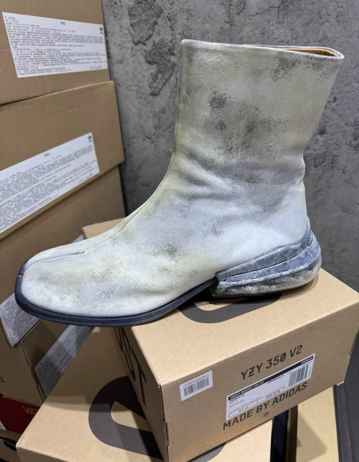 Maison Margiela Maison Margiela White Painted Air Bag Cushion Tabi Boots K37 Size US 11 / EU 44 - 8 Thumbnail