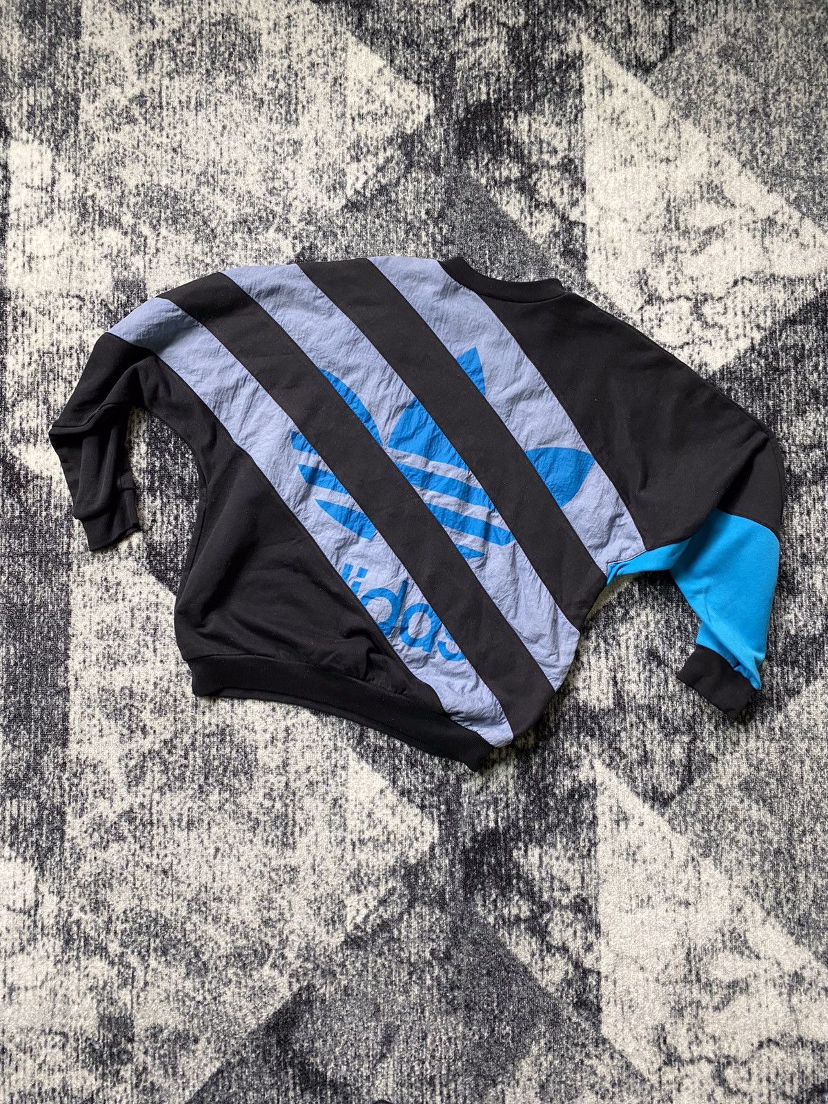 Adidas × Vintage Vintage Adidas Sweatshirt Big logo From both sides Y2K 90s Size US M / EU 48-50 / 2 - 8 Thumbnail