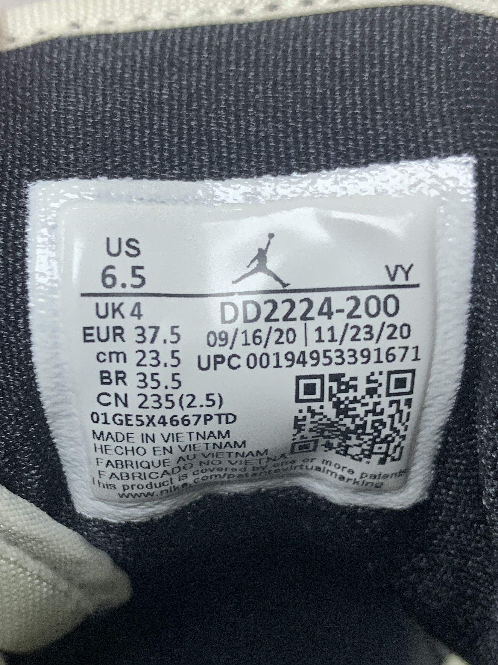 Nike (W) Jordan 1 Mid SE Particle Beige DD2224-200 Size US 6.5 / IT 36.5 - 8 Thumbnail