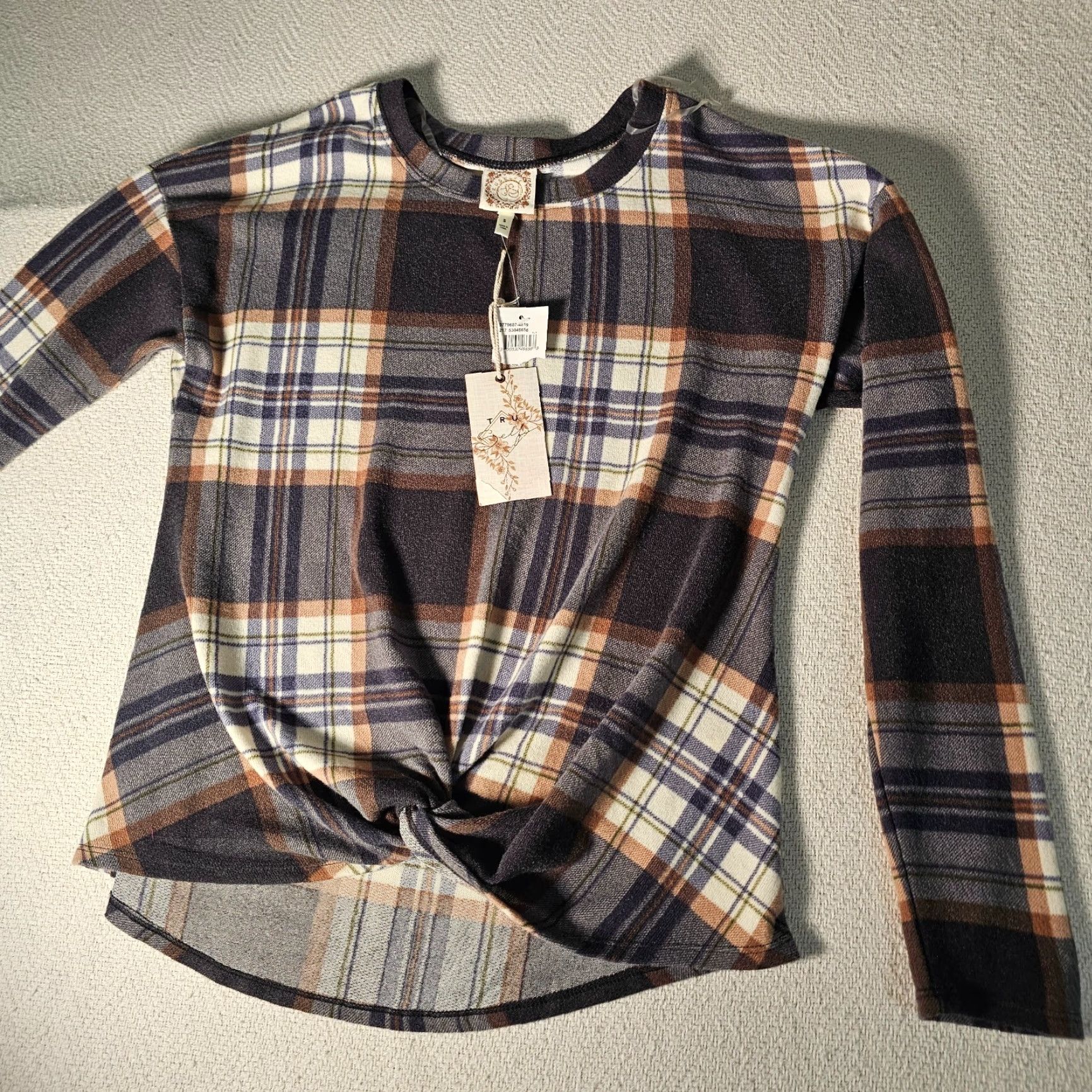Vintage TRU SELF Women's Blouse Size S Cozy Soft Brown Plaid Long Sleeve Round Neck Classic Designer Size S / US 4 / IT 40 - 5 Thumbnail