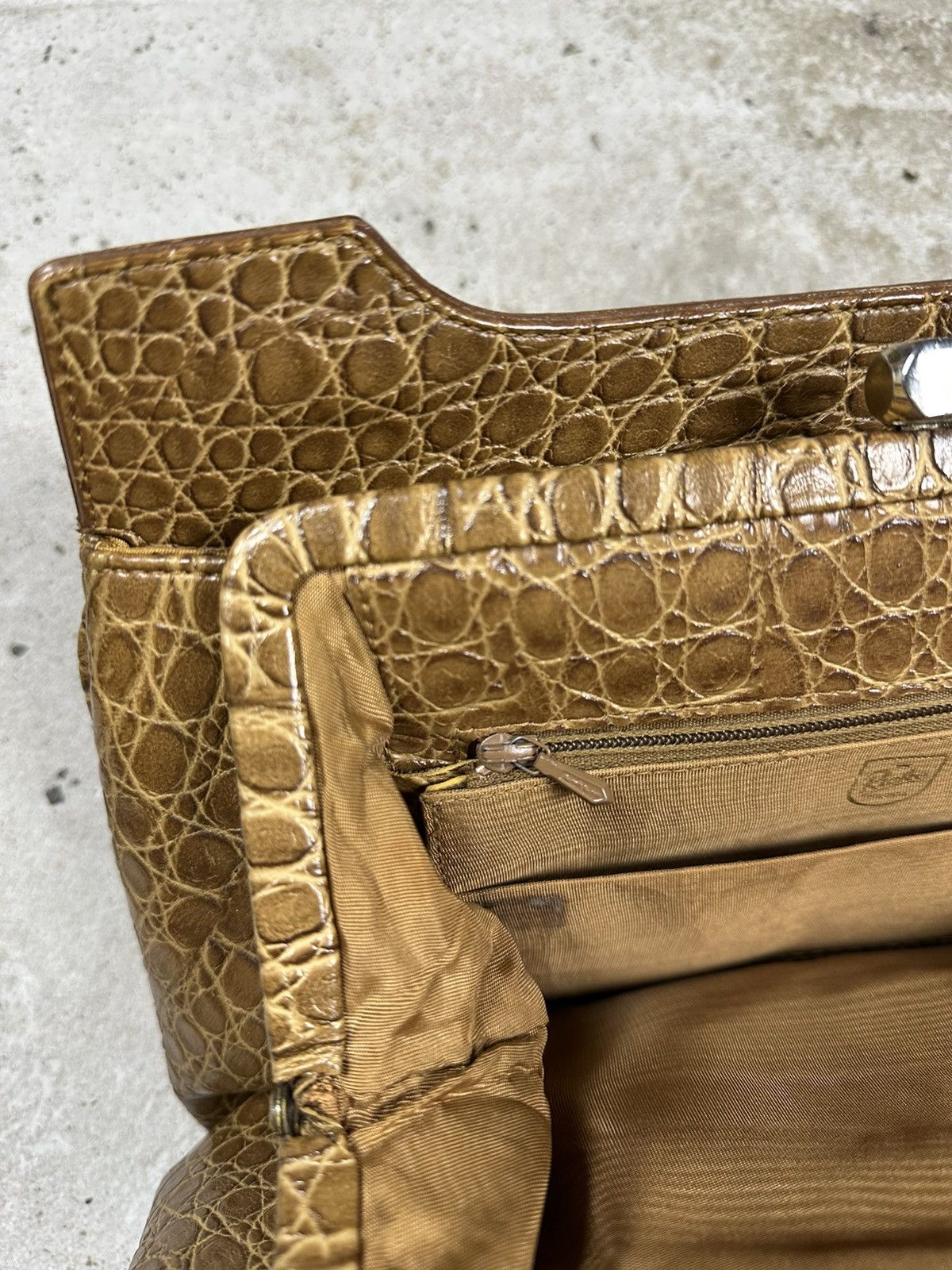 Vintage Vintage 90s Crocodile Genuine Leather Snake Print Hand Bag Size ONE SIZE - 14 Thumbnail