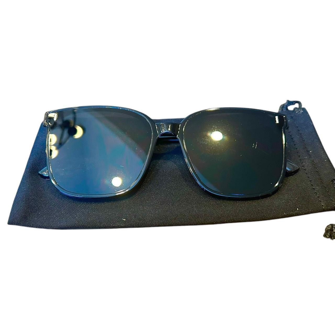 Vintage Sunglasses Size ONE SIZE - 3 Thumbnail