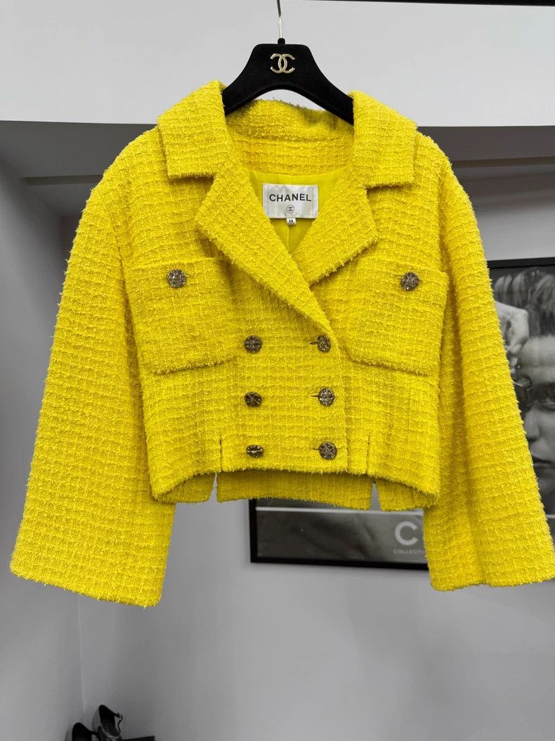Chanel Chanel 22S yellow lapel double-breasted jacket Size XS / US 0-2 / IT 36-38 - 1 Thumbnail
