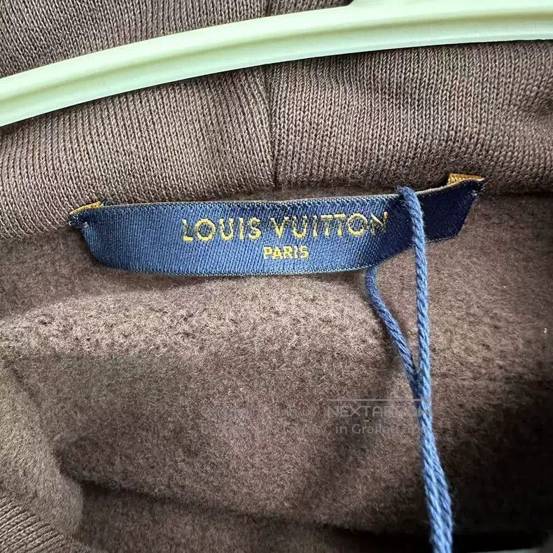 Louis Vuitton Louis Vuitton Cartoon drawstring brown bee sweatshirt Size US M / EU 48-50 / 2 - 7 Thumbnail