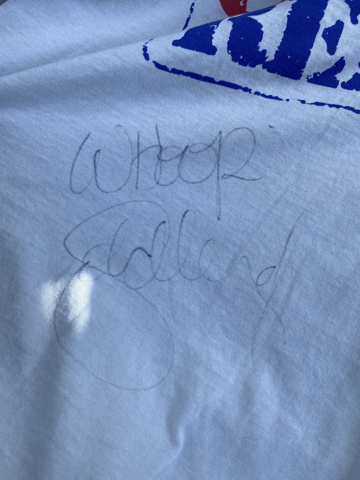 Vintage Comic Relief Vintage Shirt Signed by Whoopi Goldberg Size US XL / EU 56 / 4 - 4 Thumbnail