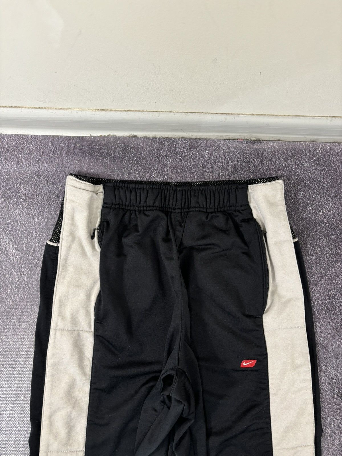 Nike Vintage Nike Y2K Wide-Leg Side Buttons Hype Track Pants Size US 30 / EU 46 - 11 Thumbnail