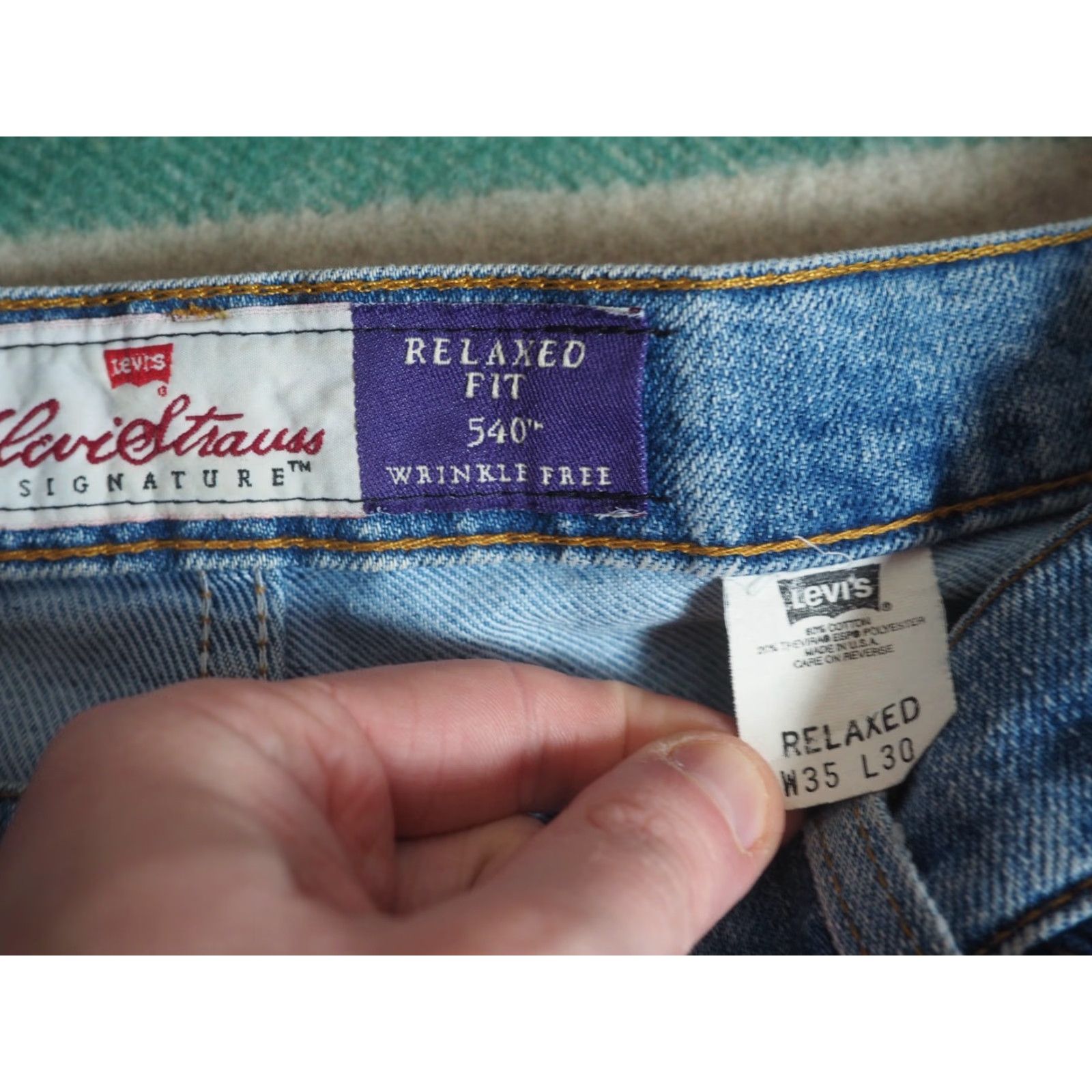 Levi's VINTAGE Levi's 540 Relaxed Denim Shorts 35W Men 90s Grunge Distressed Blue 35" Waist Mens Size US 35 - 6 Thumbnail