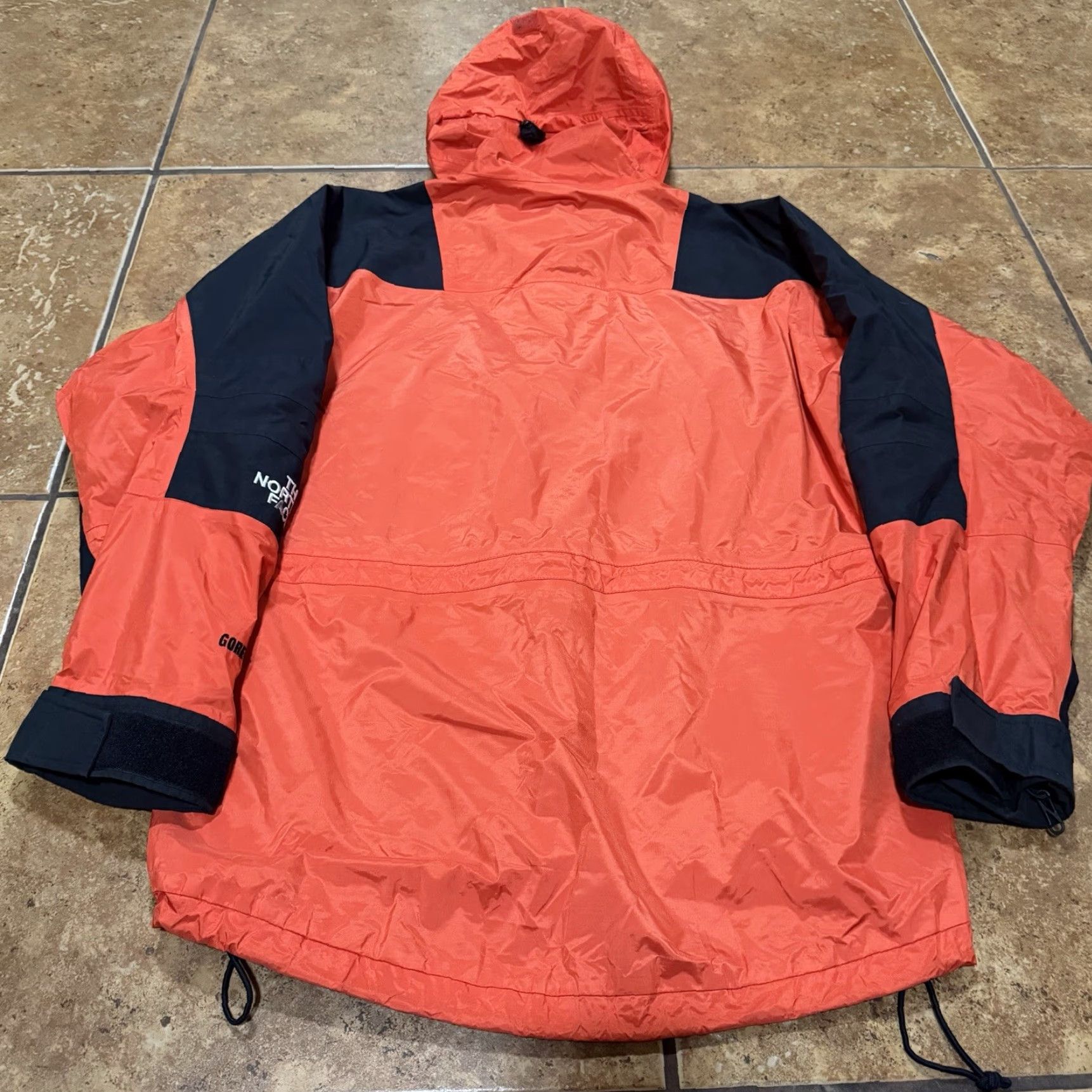 The North Face VINTAGE The North Face Mountain Light Gore-Tex Jacket Mens M USA Mango Orange VTG Rare Windbreaker Water Resistant Size US M / EU 48-50 / 2 - 2 Thumbnail