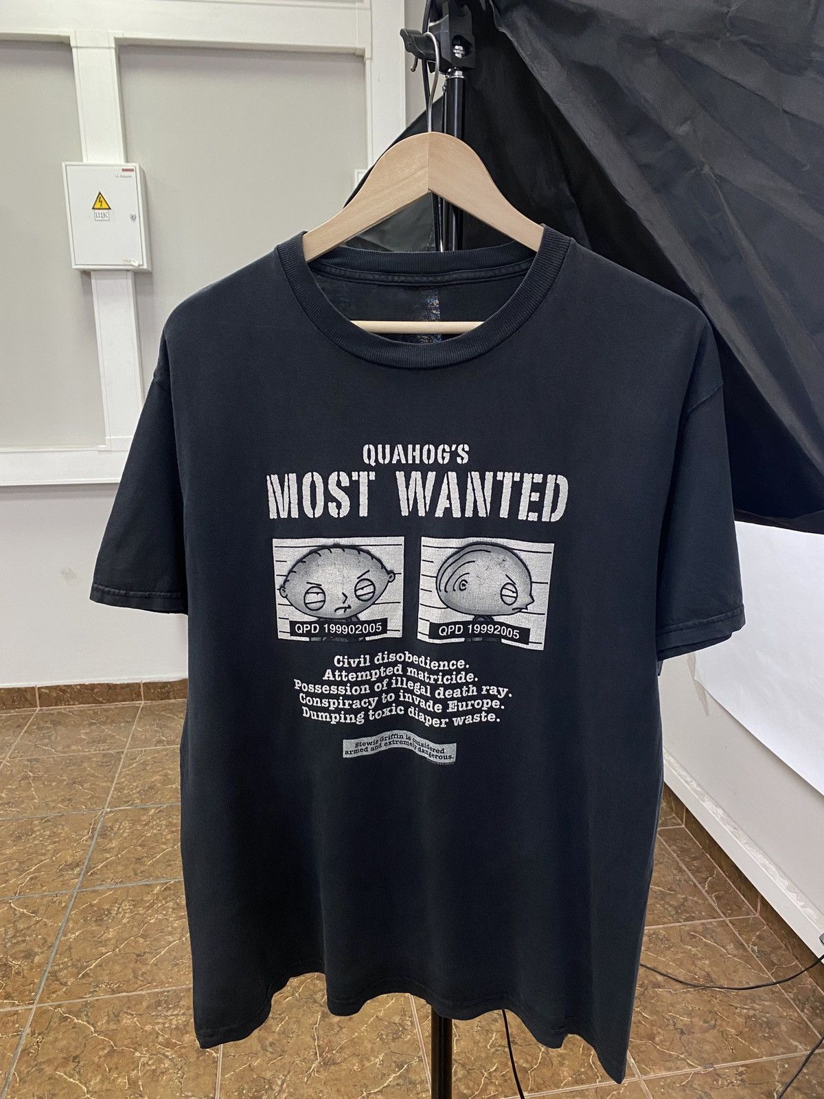 Cartoon Network 🇺🇸 Vintage Y2K Family Guy Most Wanted Griffin Fox TV Show Tee Size US M / EU 48-50 / 2 - 1 Thumbnail