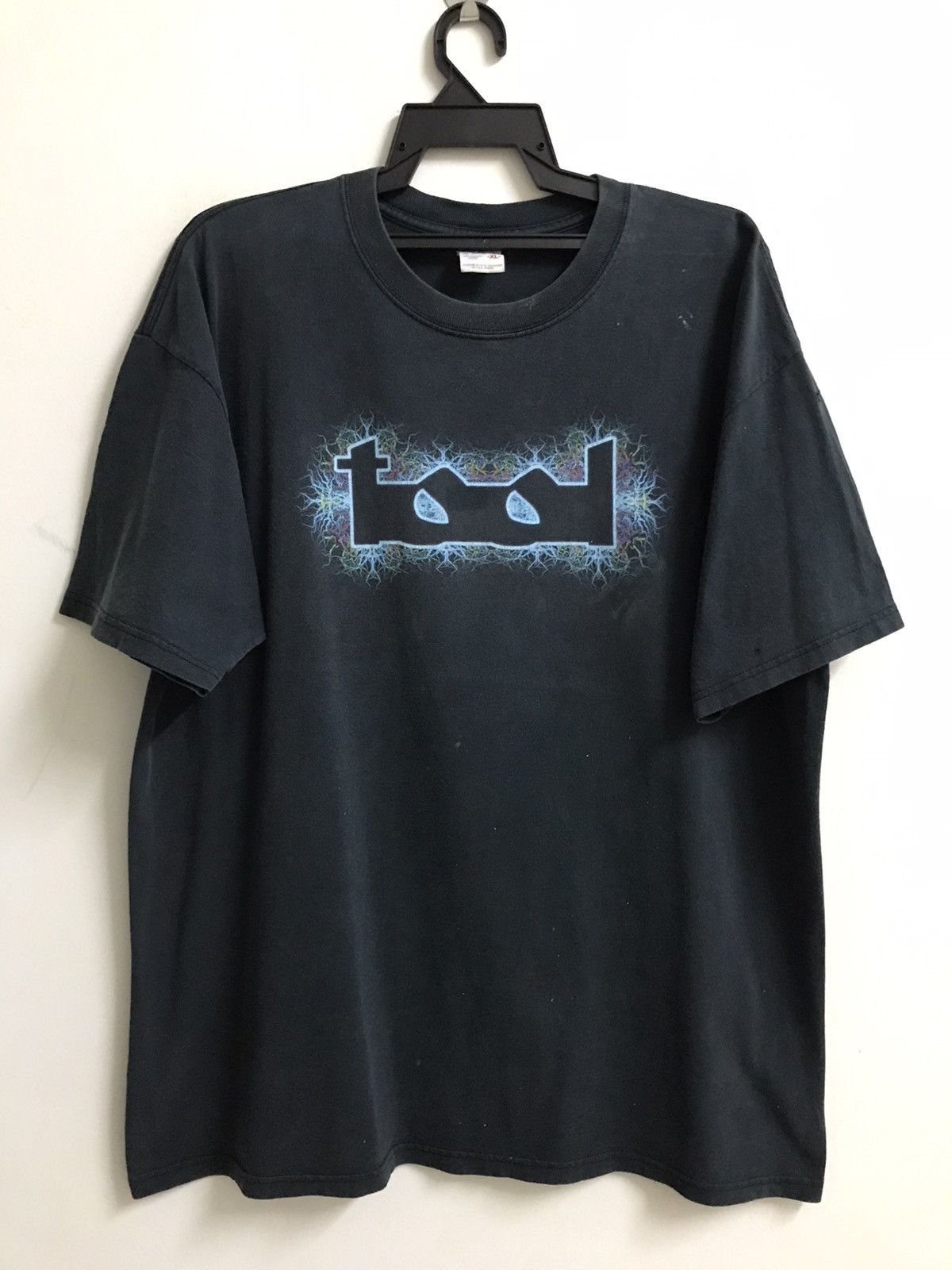Band Tees × Vintage Rare Vintage 2002 Tool in Concert Sun Faded T-Shirt Size US XL / EU 56 / 4 - 1 Thumbnail