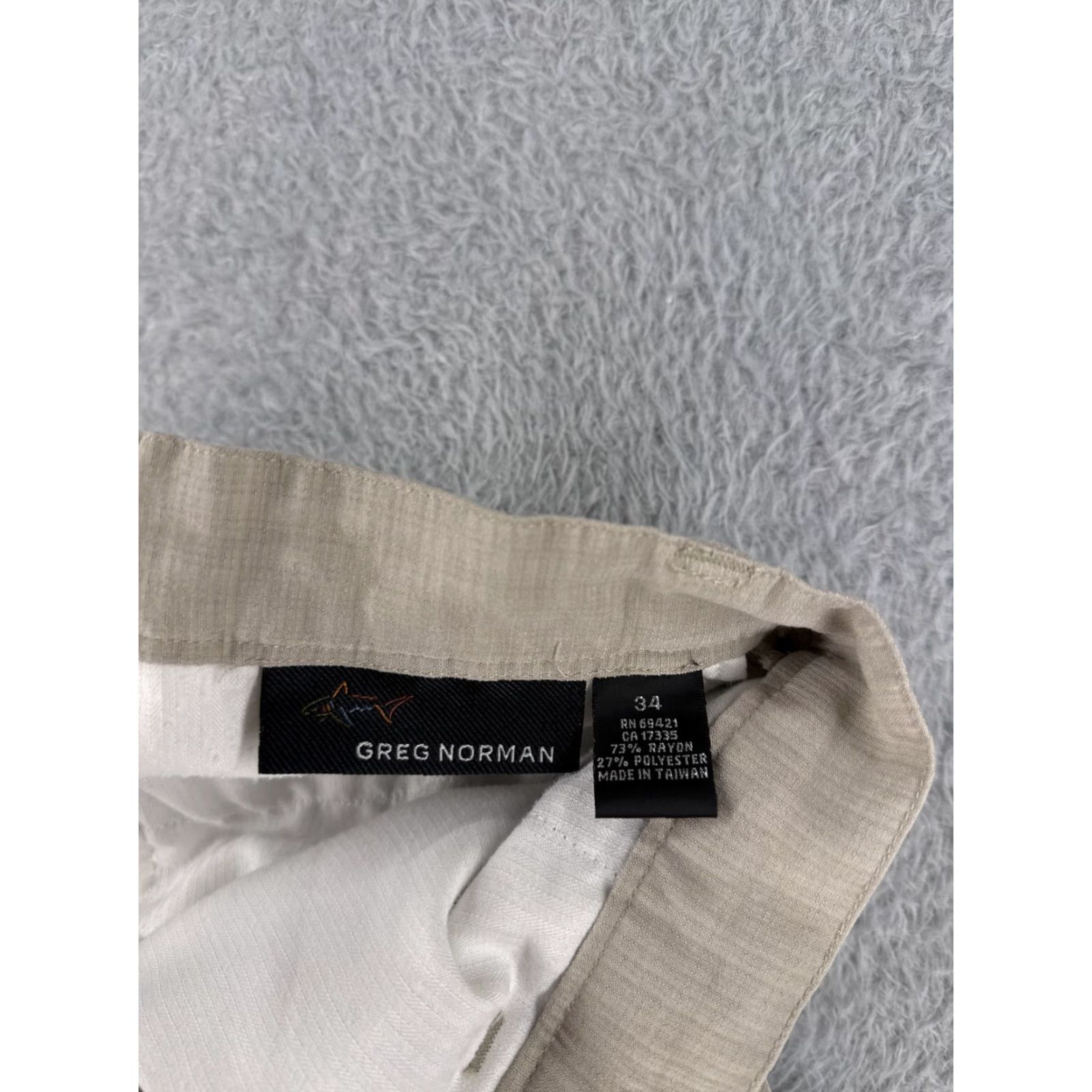 Vintage Greg Norman Men Shorts Casual Chino 34 Beige Plaid Pleated Rayon Polyester 5-Pocket 8in Inseam Golf Size US 34 / EU 50 - 7 Thumbnail