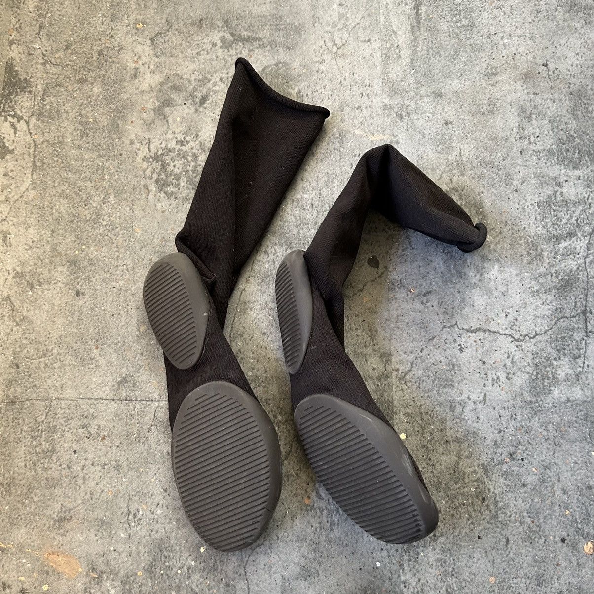 Yeezy Kanye West Yeezy Pods Size 3 Size US 12 / EU 45 - 1 Thumbnail