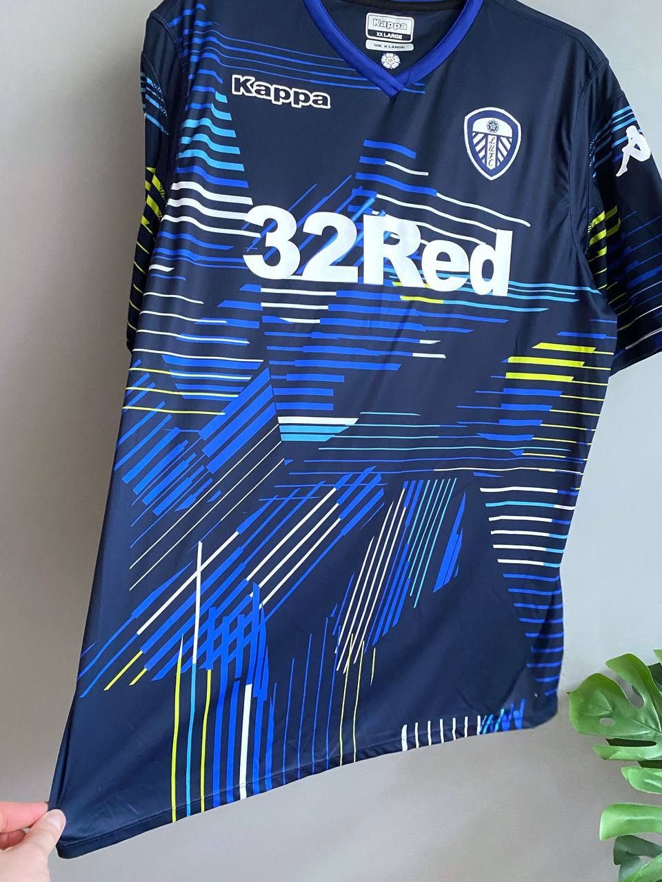 Kappa Leeds United 2018/19 Away Football Soccer Jersey, Size XL Size US XL / EU 56 / 4 - 6 Thumbnail