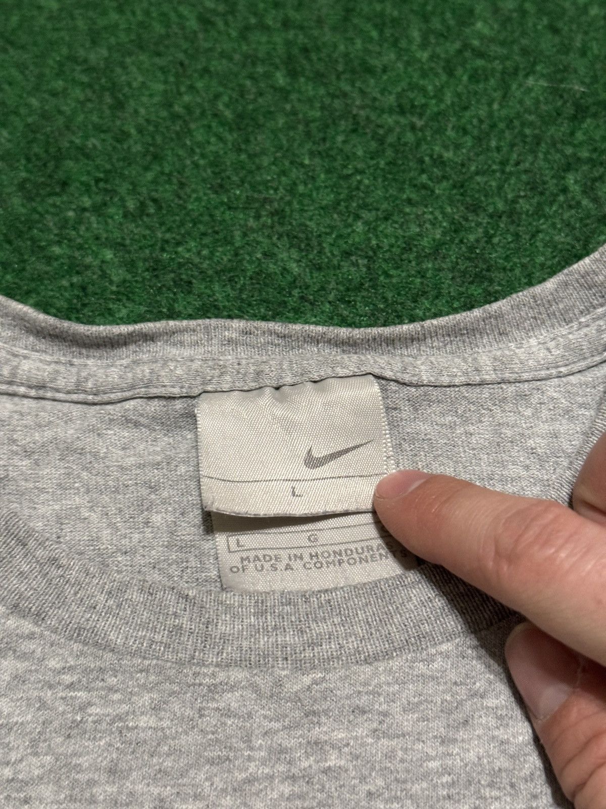 Nike Nike Y2K Gray Shirt Womens M/L 19x24 Gray Just Do It T Shirt Size US L / EU 52-54 / 3 - 3 Thumbnail