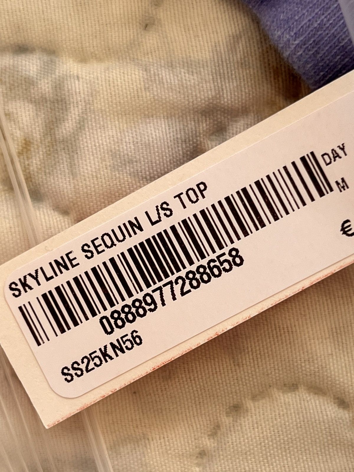 Supreme Supreme skyline day Sequin L S top long sleeve New York tee Size US M / EU 48-50 / 2 - 20 Thumbnail