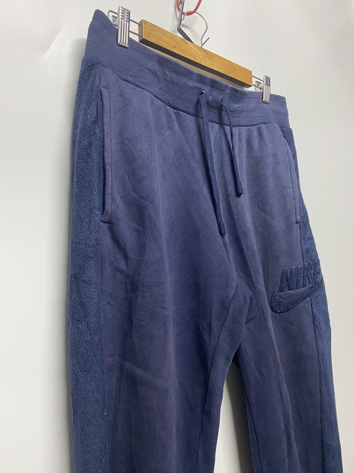 Nike Nike Jogger Pants Sportswear Embossed Logo Training Size US 30 / EU 46 - 6 Thumbnail