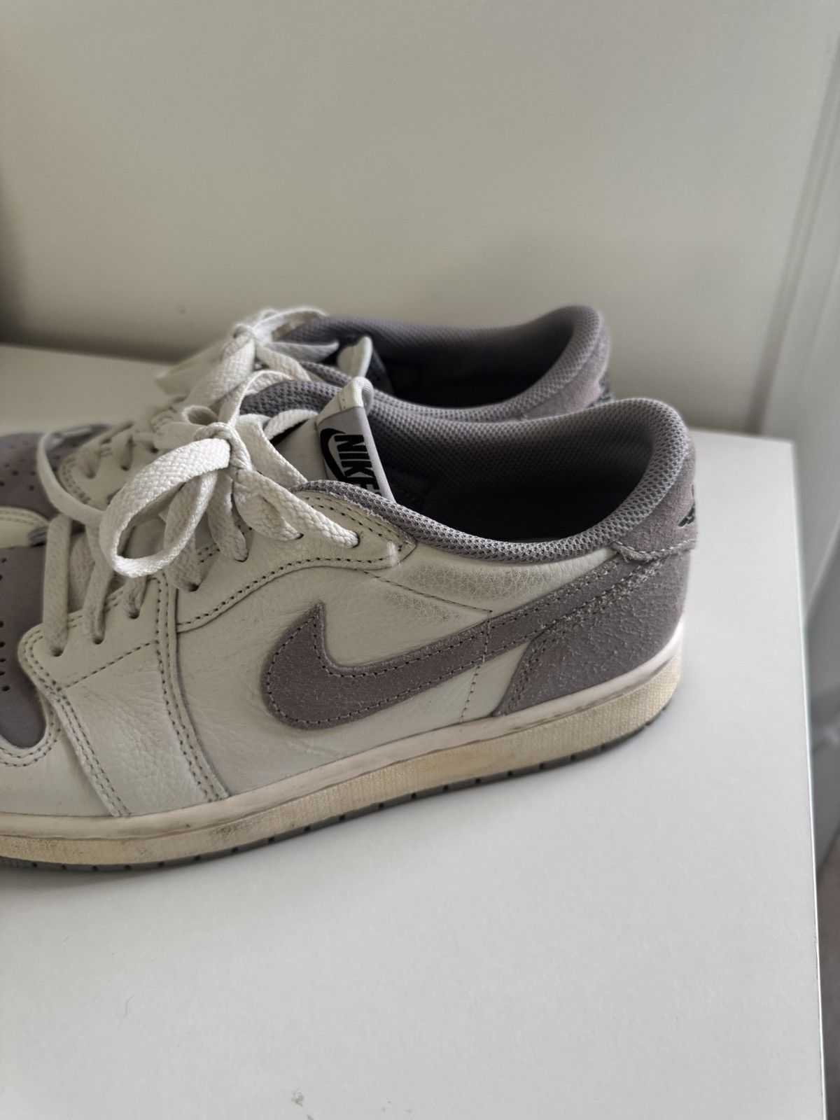 Nike Jordan 1 Lo Atmosphere Grey Size US 9 / EU 42 - 2 Thumbnail