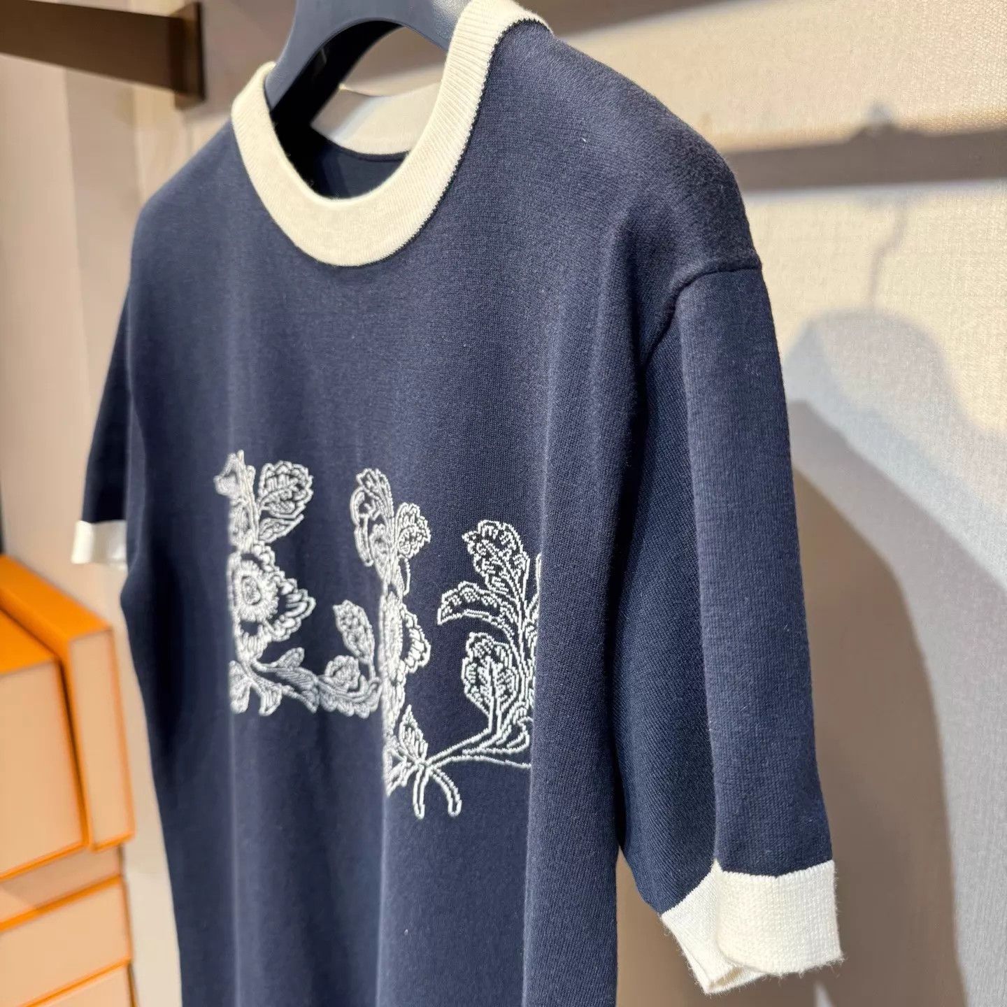 Louis Vuitton LV Floral Embroidery Knit Short Sleeve Tee XS New Size XS / US 0-2 / IT 36-38 - 3 Thumbnail