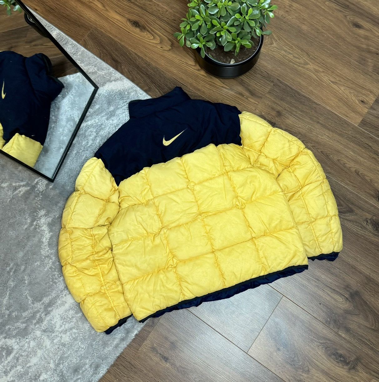 90s Nike Vintage Big Swoosh Down Jacket Drill