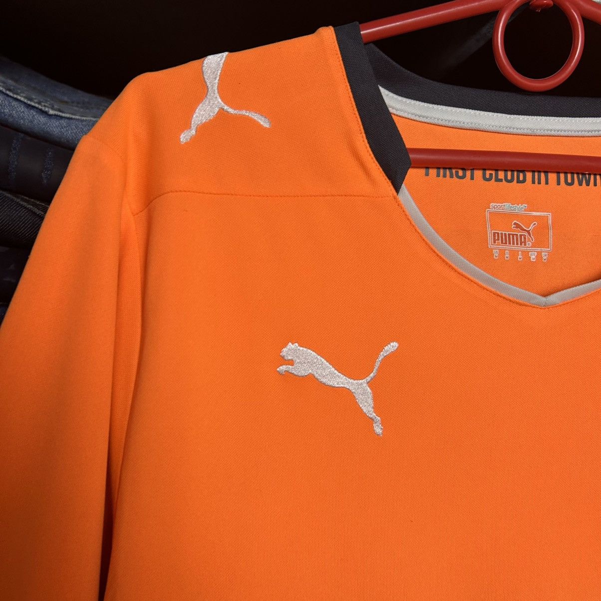 Puma Mens Puma Graphosser Zurich 2014 home soccer jersey size M Size US M / EU 48-50 / 2 - 3 Thumbnail
