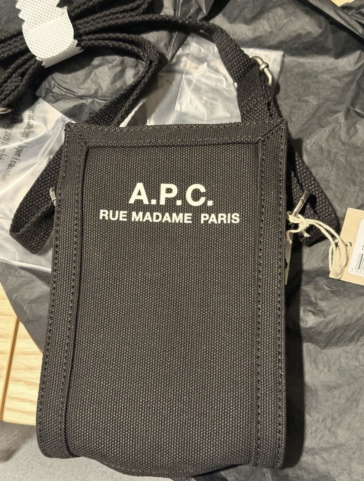 A.P.C. A.P.C. Recuperation Crossbody/Neck Pouch NOIR - AUTHENTIC Size ONE SIZE - 1 Thumbnail
