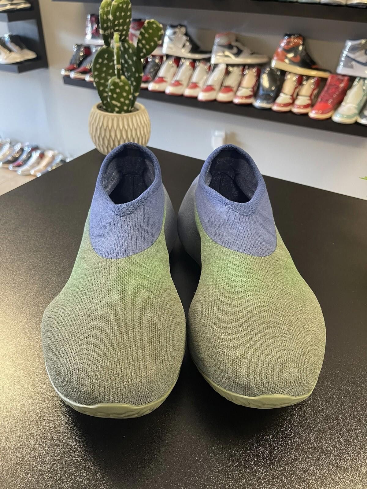 Yeezy Yeezy Knit Runner Faded Azure Size 10.5 Gently Worn VNDS Size US 10.5 / EU 43-44 - 2 Thumbnail