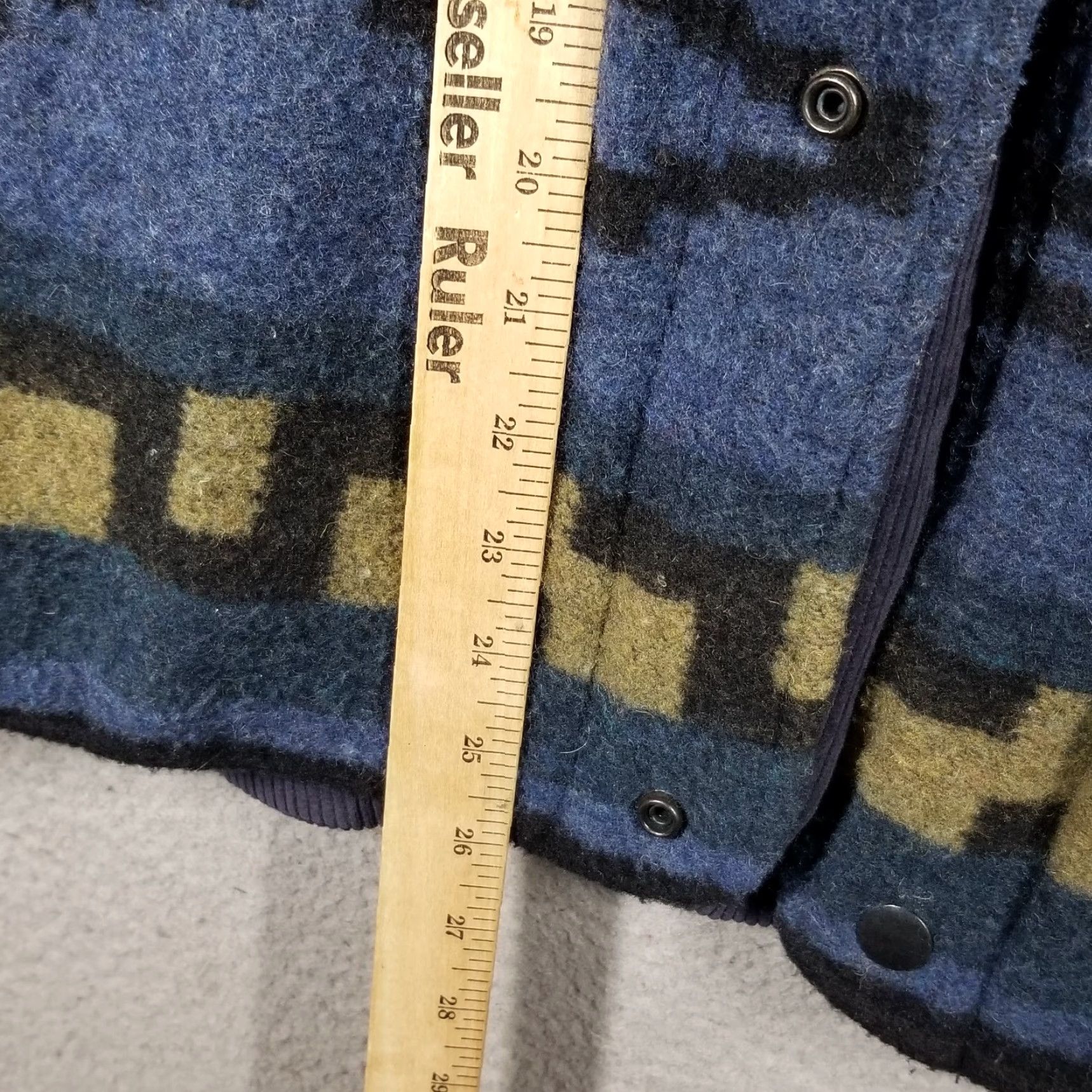 Vintage VINTAGE 90s Reversible Puffer Vest Jacket Mens Large Blue Corduroy Streetwear Aztec Size US L / EU 52-54 / 3 - 6 Thumbnail