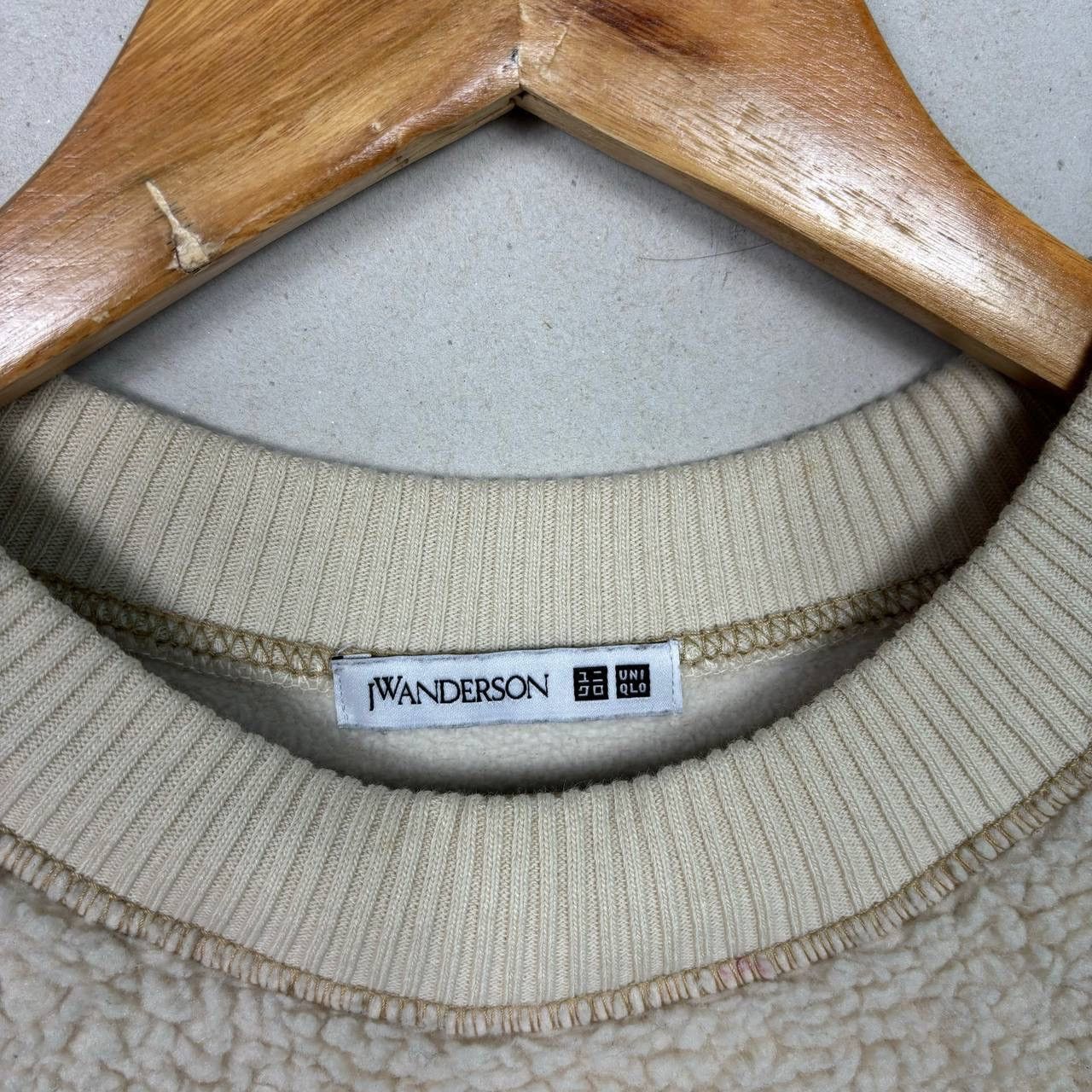 JW Anderson × Uniqlo JW Anderson x Uniqlo Sherpa Fleece Crewneck Crop Sweatshirt Size US M / EU 48-50 / 2 - 4 Thumbnail