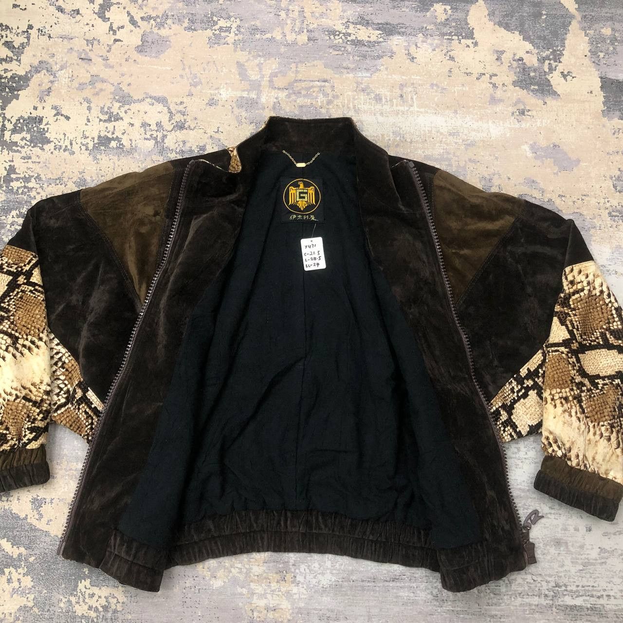 Japanese Brand × Vintage Y471 VTG JAPAN PYTHON MOTIF JACKET Size US M / EU 48-50 / 2 - 3 Thumbnail